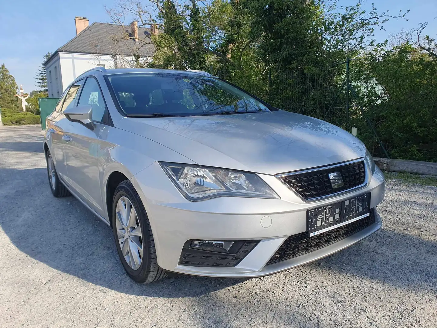 SEAT Leon Style, 1,6 TDI, DSG 7-Gang Automatik Silber - 1