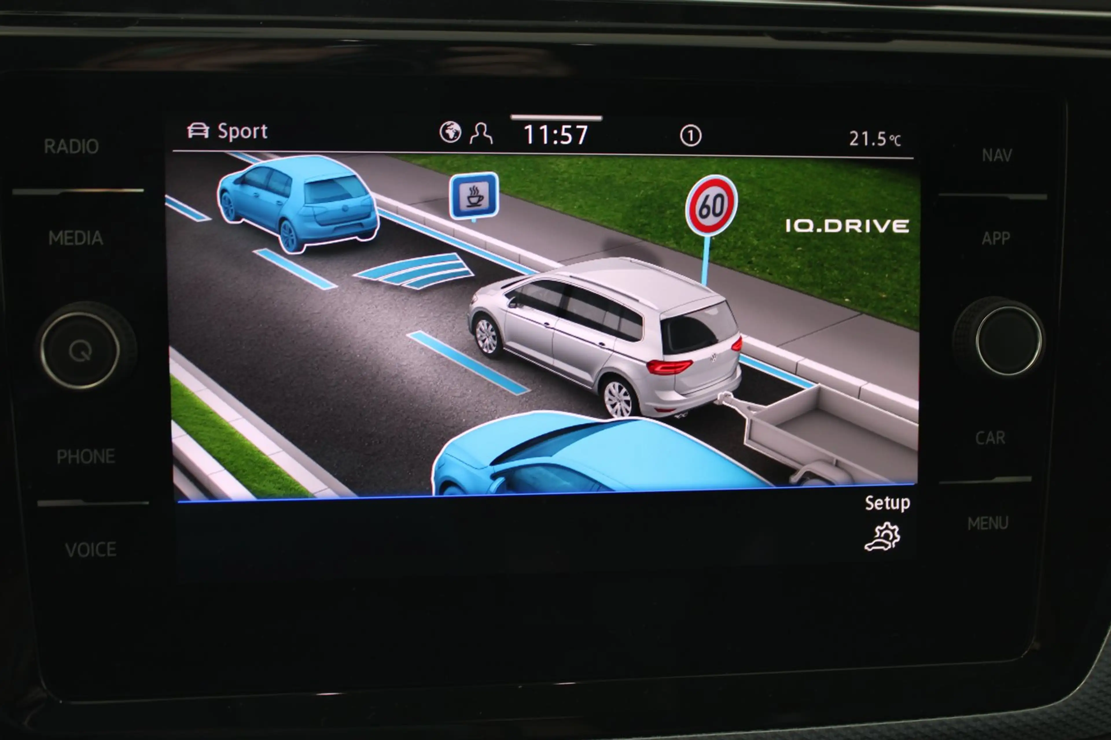 Volkswagen Touran Life TSI — photo 19