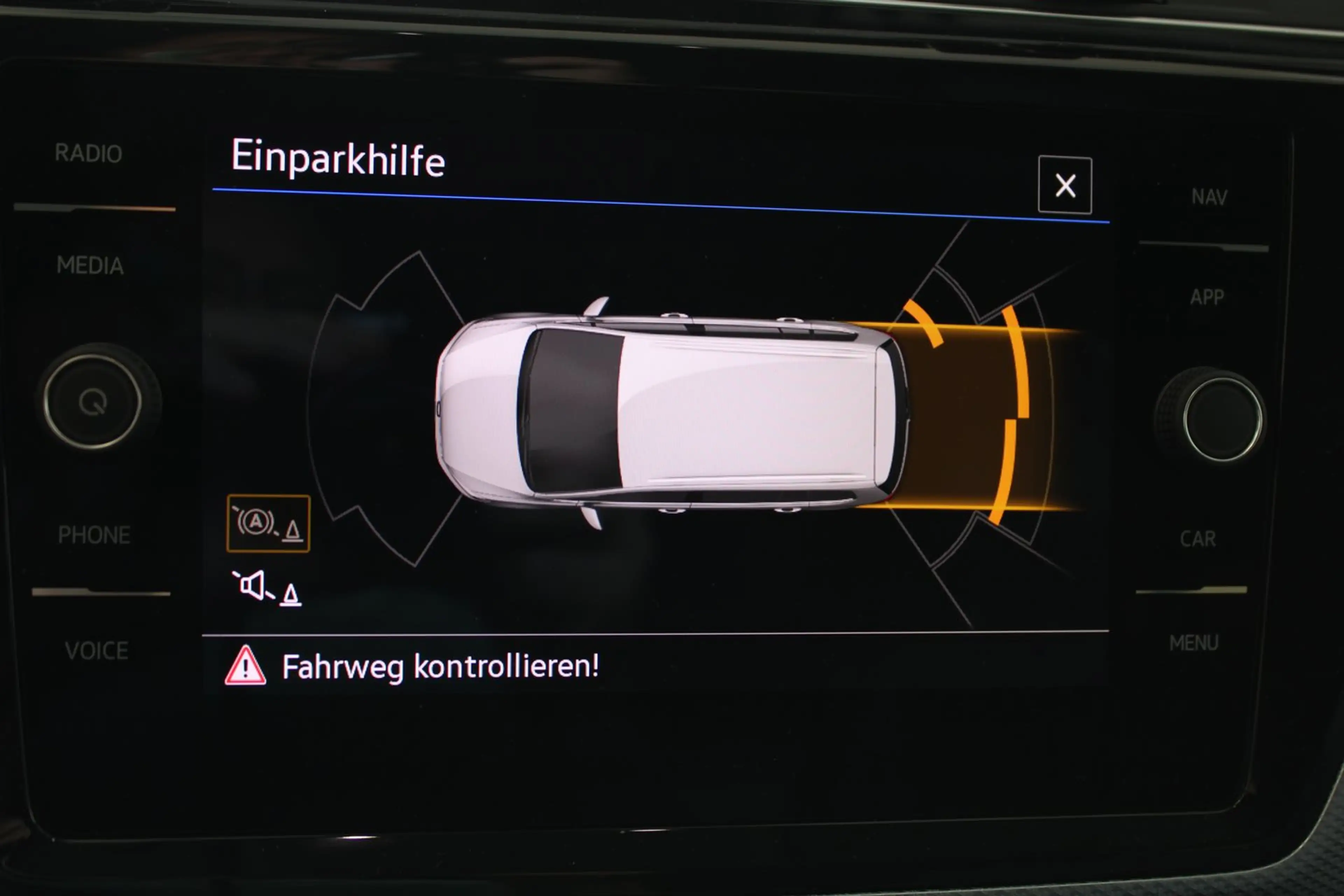 Volkswagen Touran Life TSI — photo 18