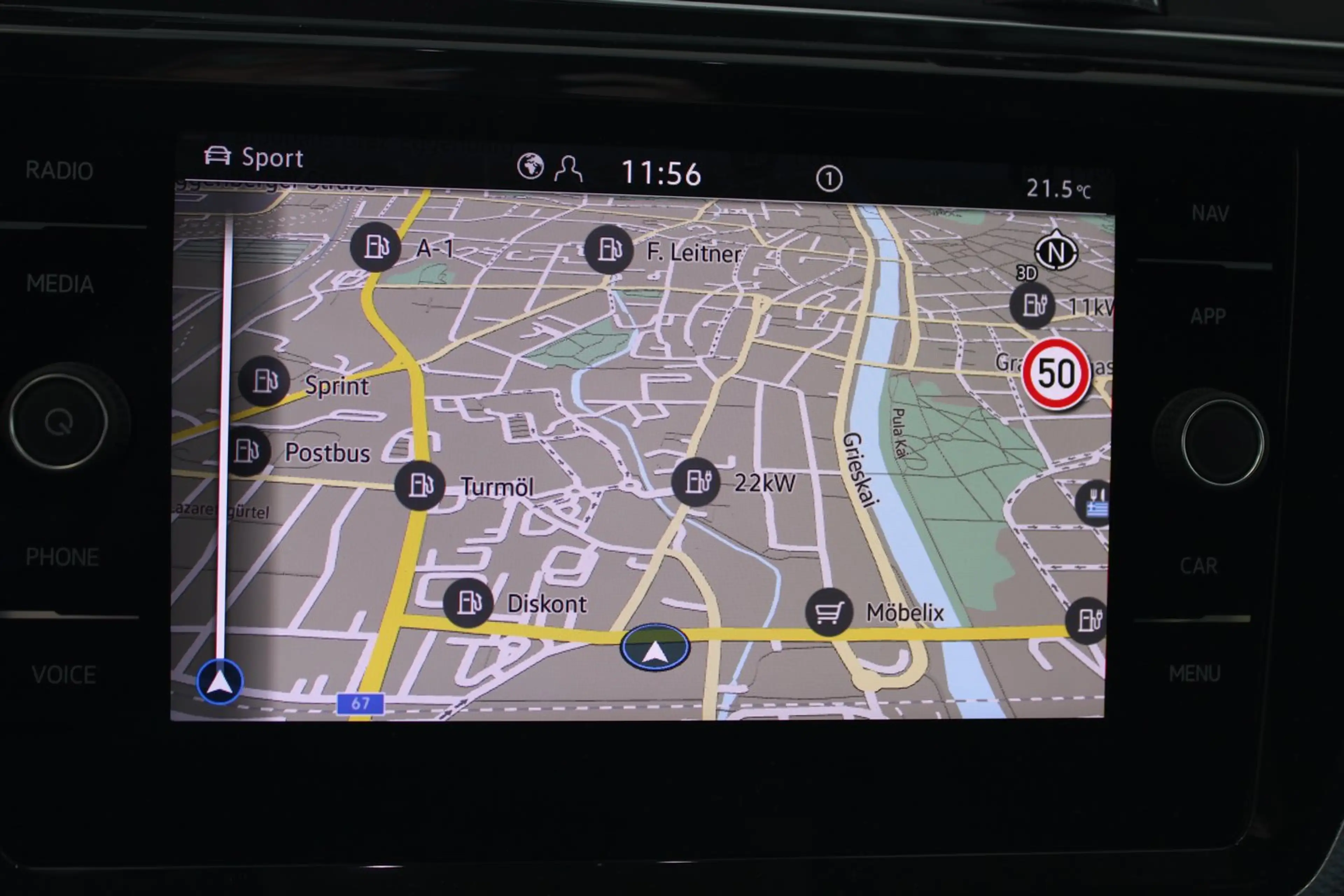 Volkswagen Touran Life TSI — photo 16