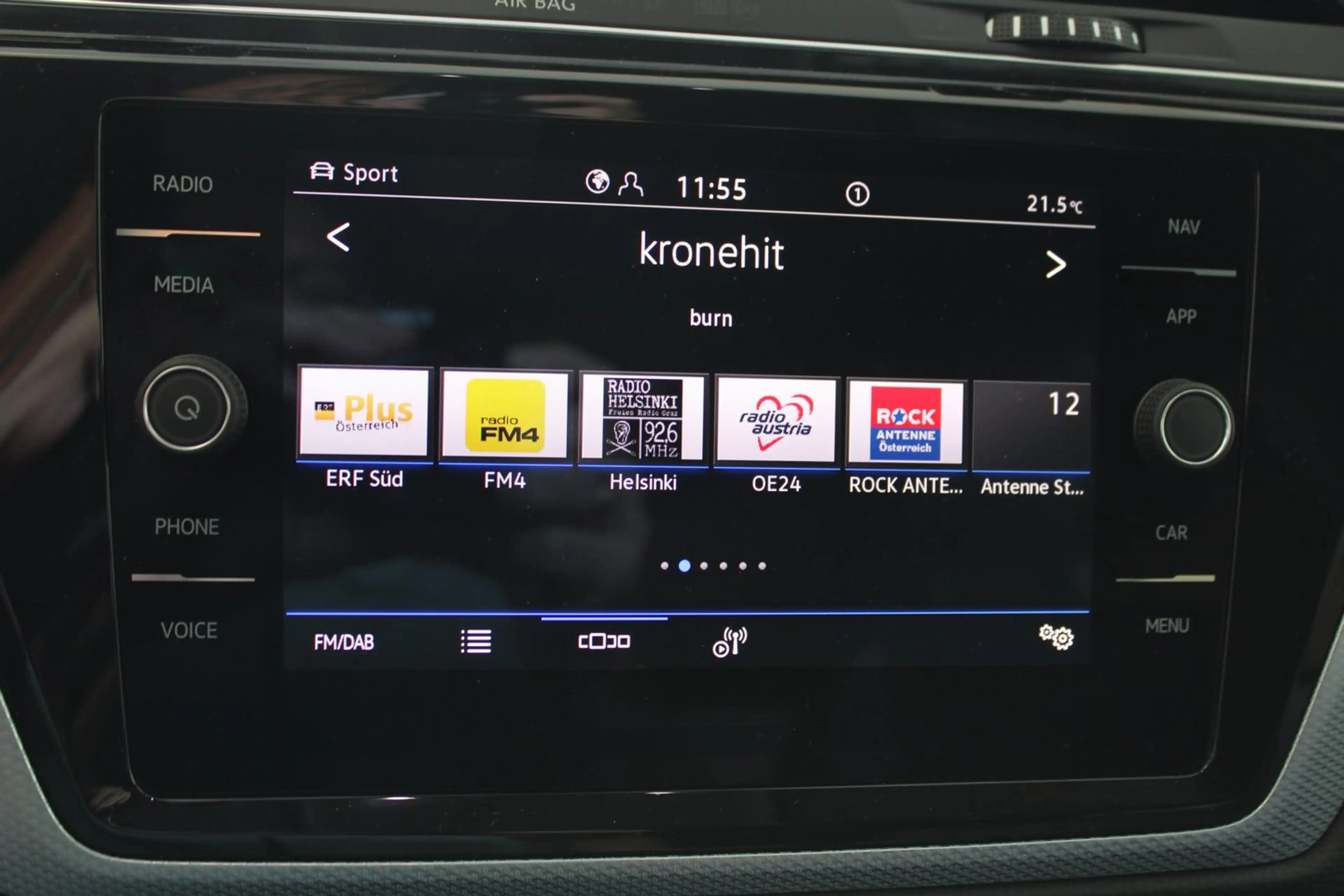 Volkswagen Touran Life TSI — photo 15