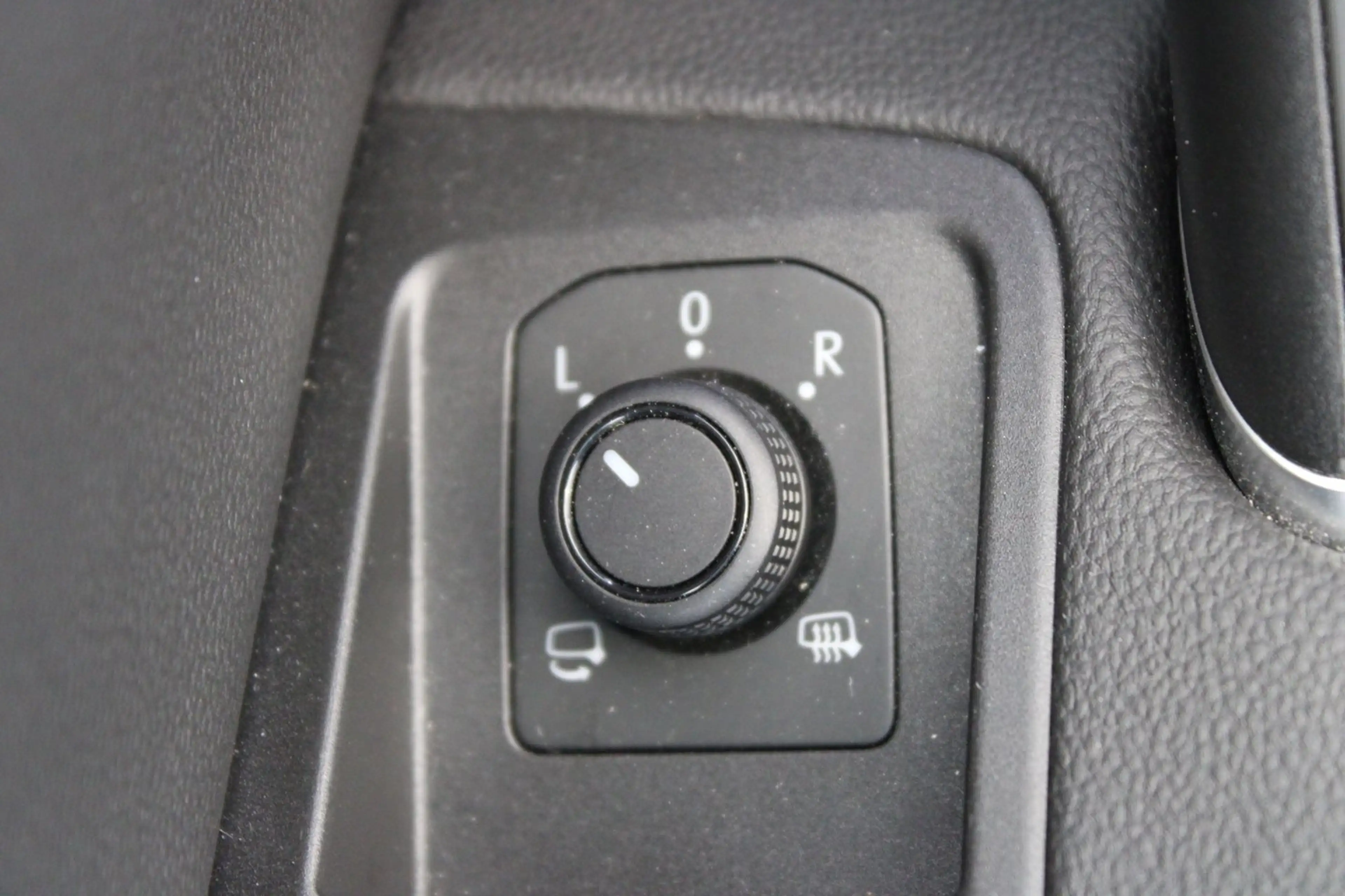 Volkswagen Touran Life TSI — photo 10