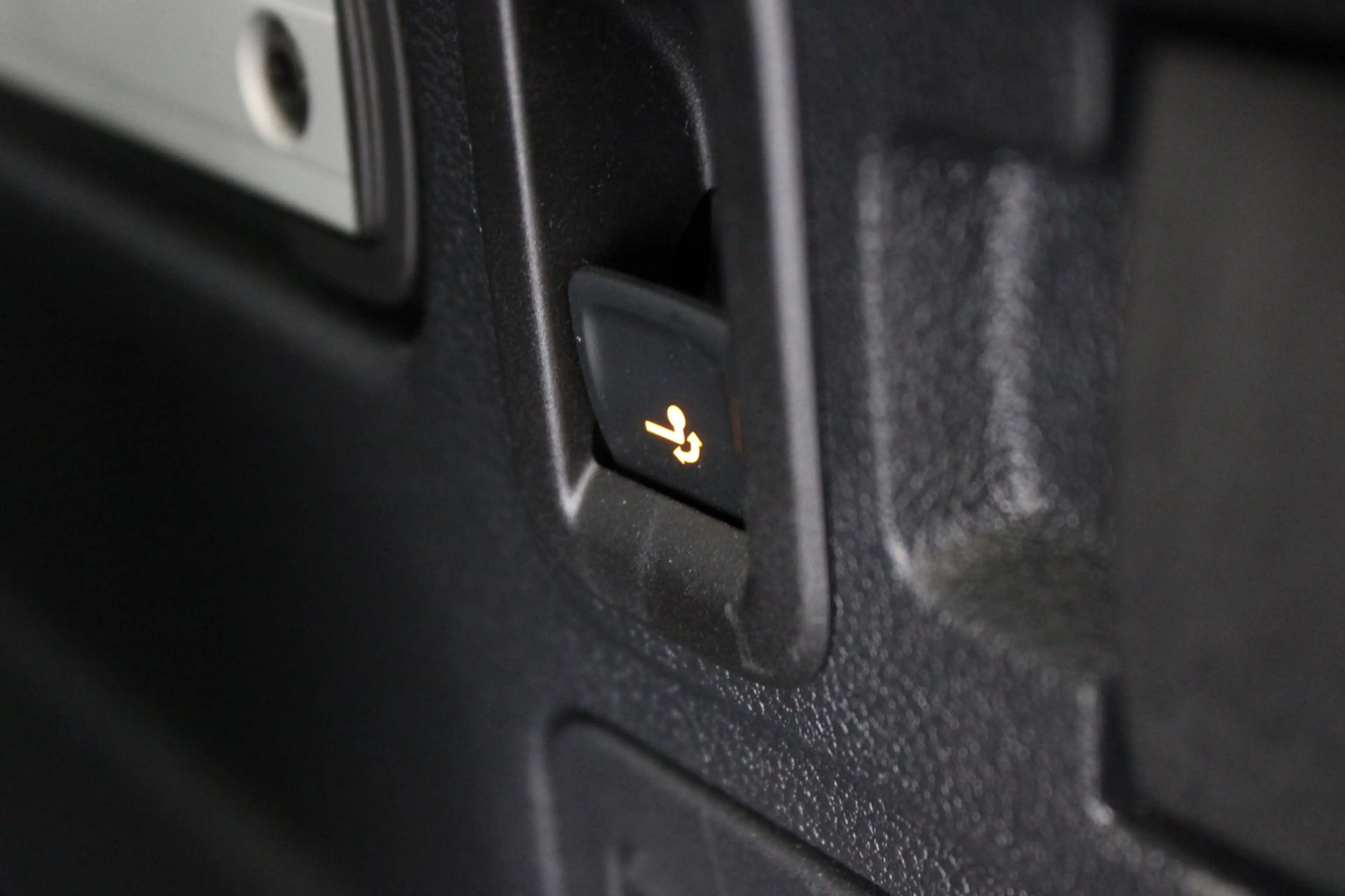 Volkswagen Touran Life TSI — photo 9