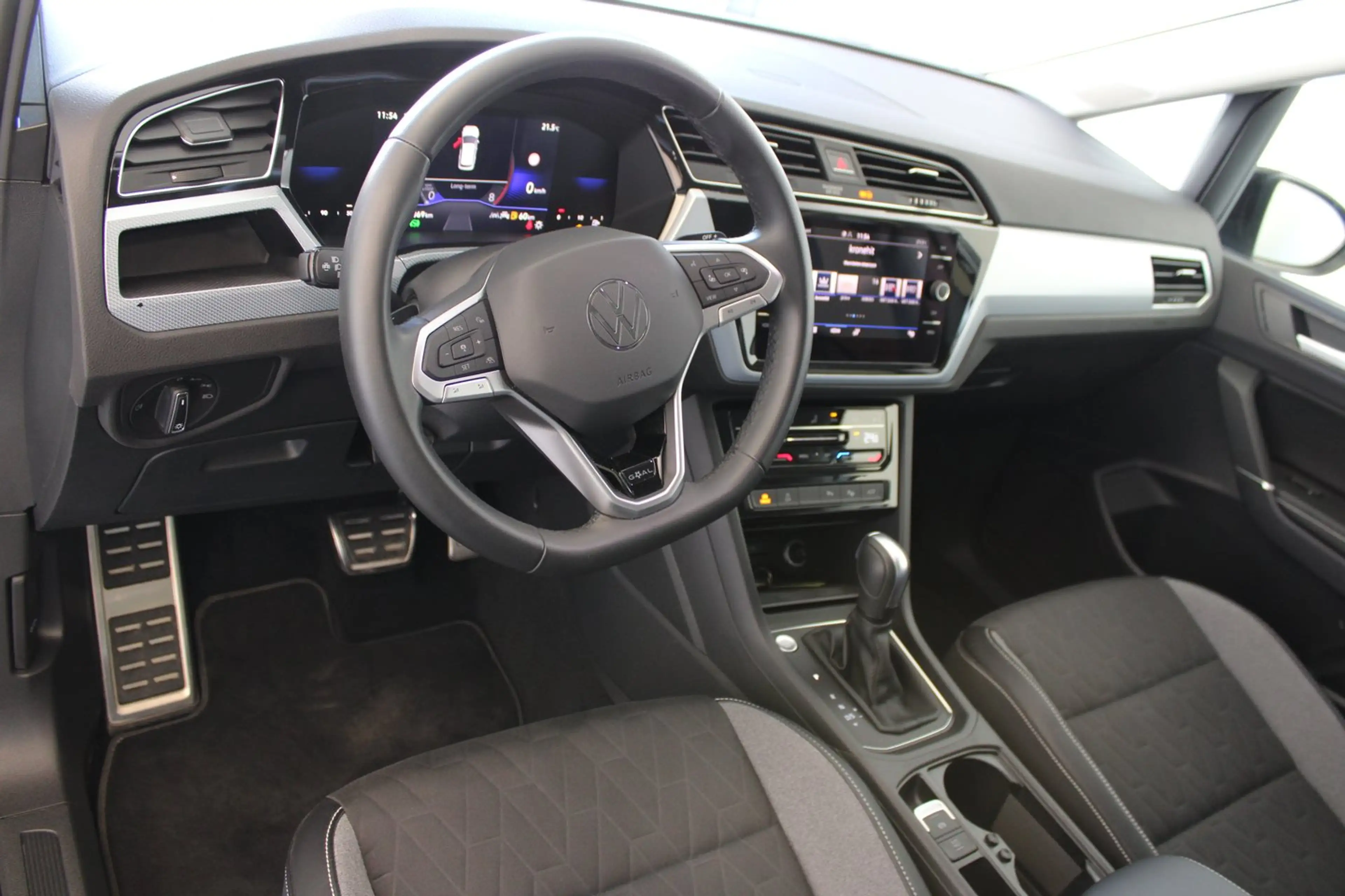 Volkswagen Touran Life TSI — photo 4