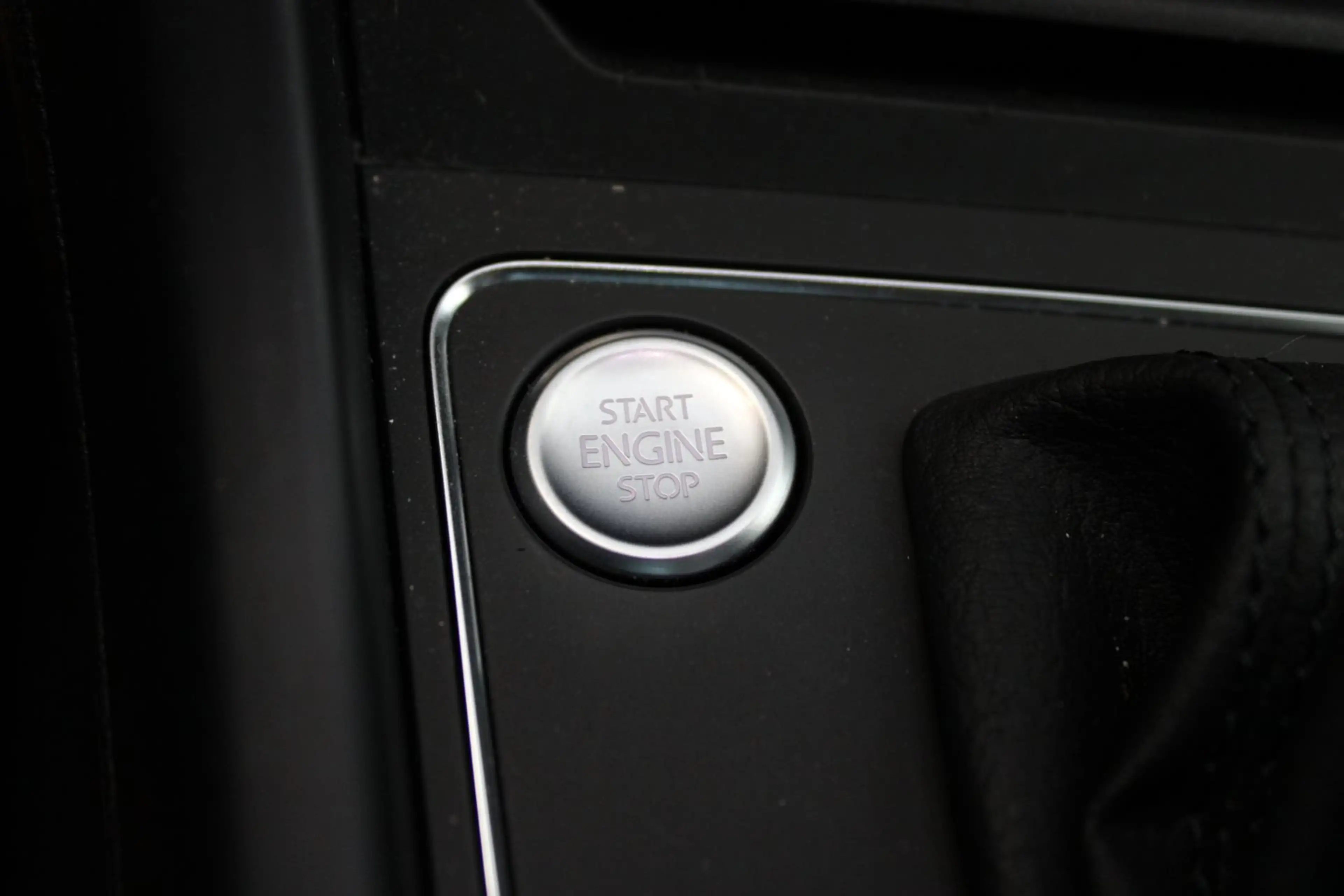 Volkswagen Touran Life TSI — photo 14