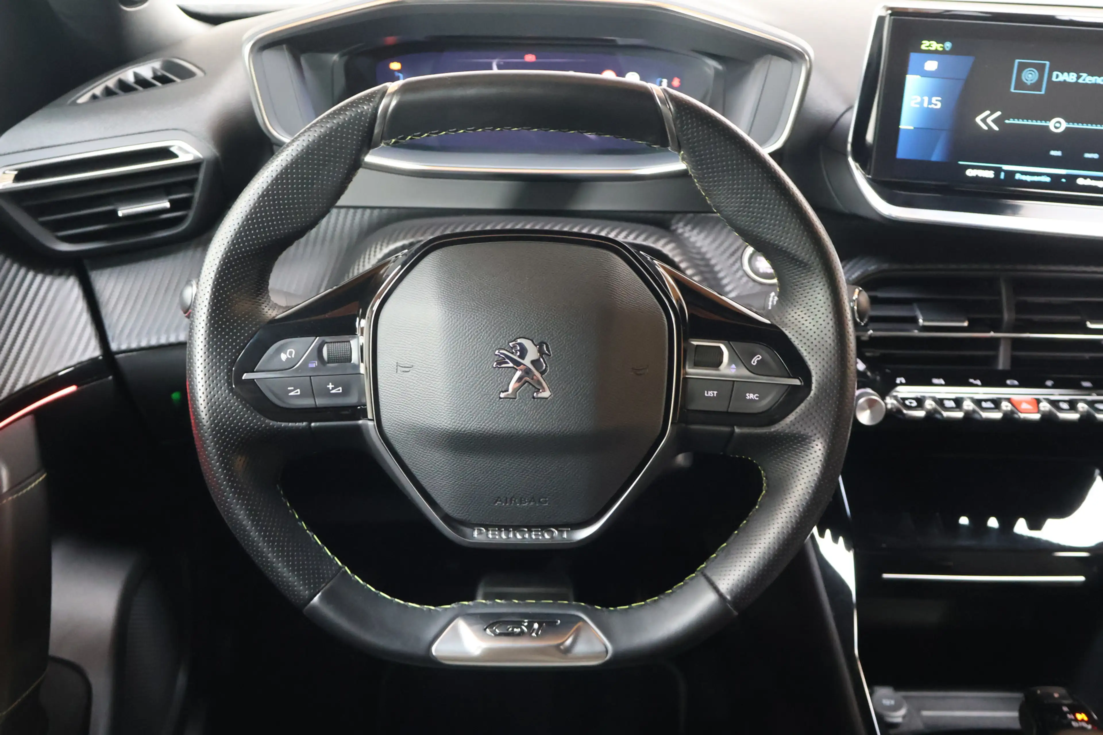 Peugeot e-2008 EV GT Pack 50 kWh | Pano | Cam | Acc | Sfeer | Dea — photo 23