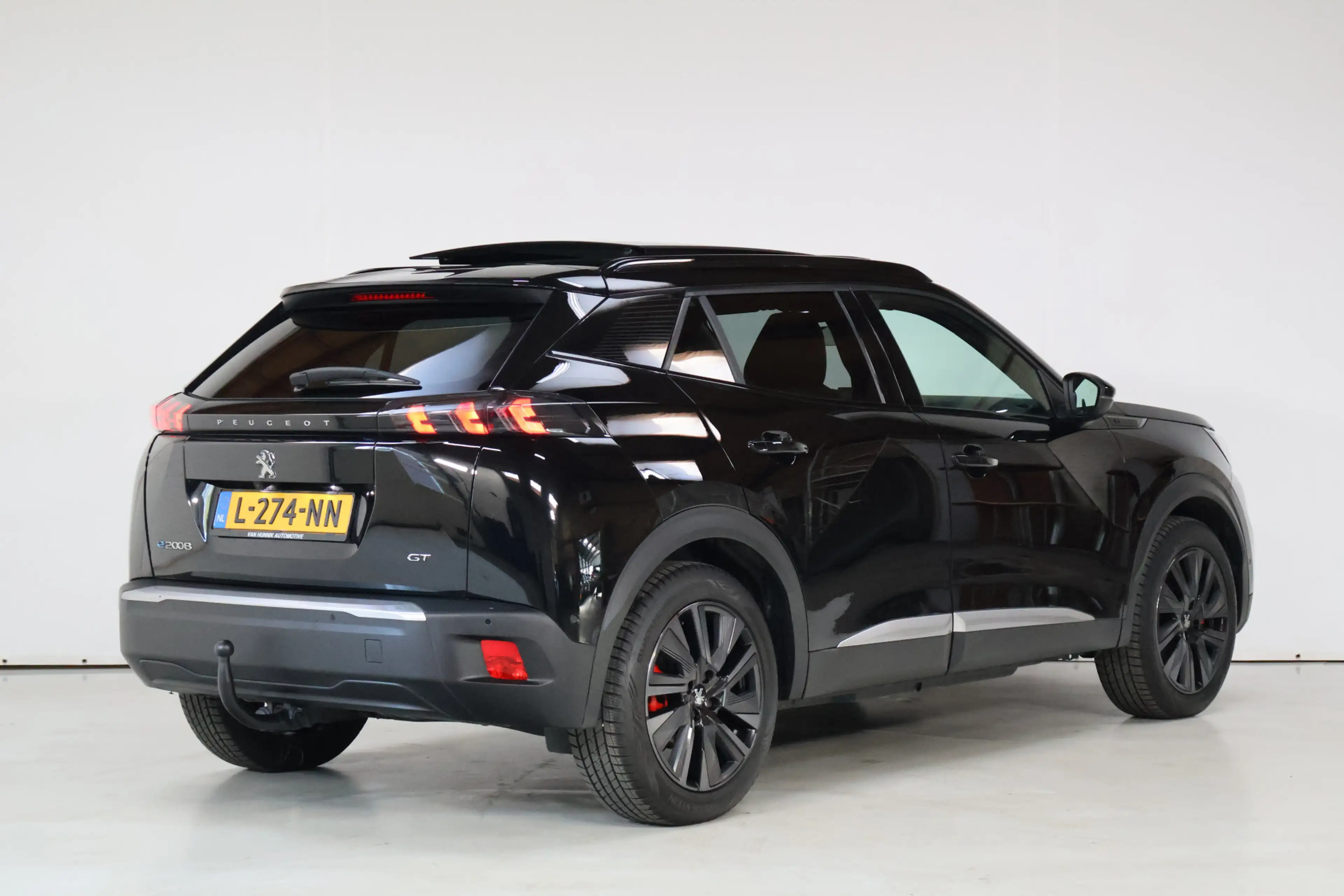 Peugeot e-2008 EV GT Pack 50 kWh | Pano | Cam | Acc | Sfeer | Dea — photo 2