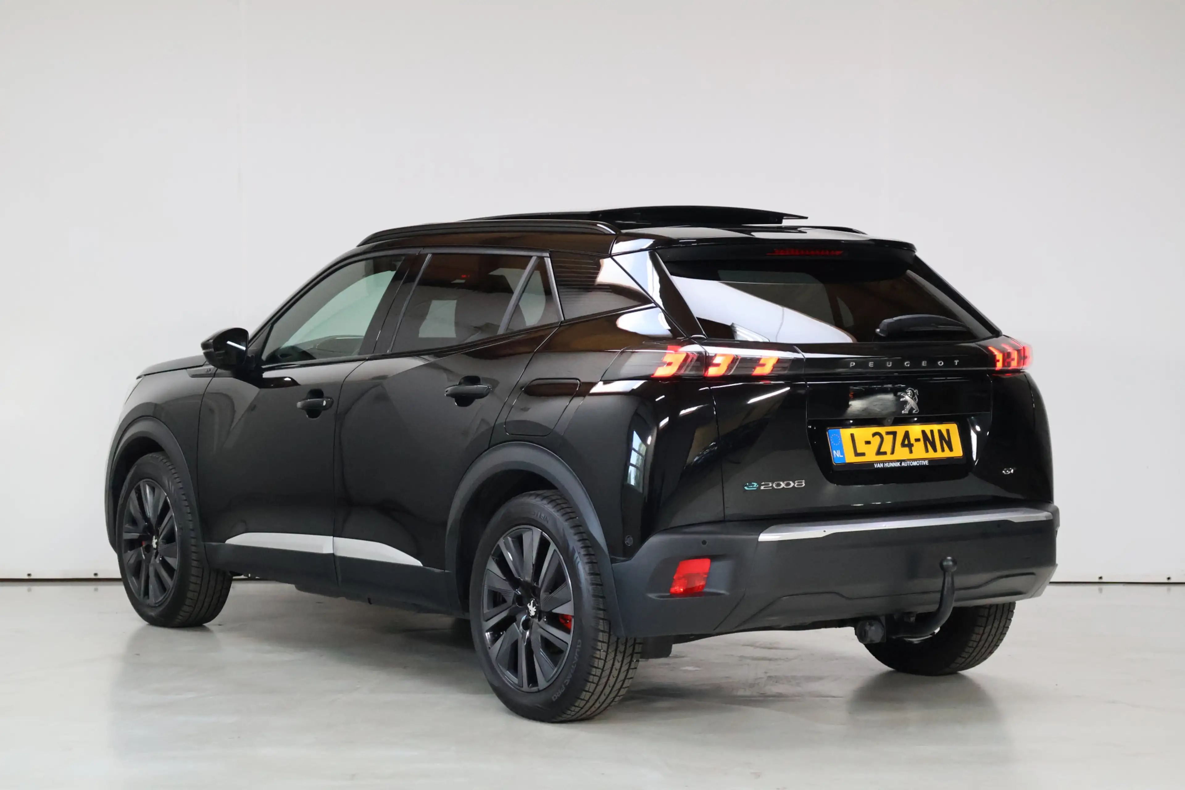 Peugeot e-2008 EV GT Pack 50 kWh | Pano | Cam | Acc | Sfeer | Dea — photo 6