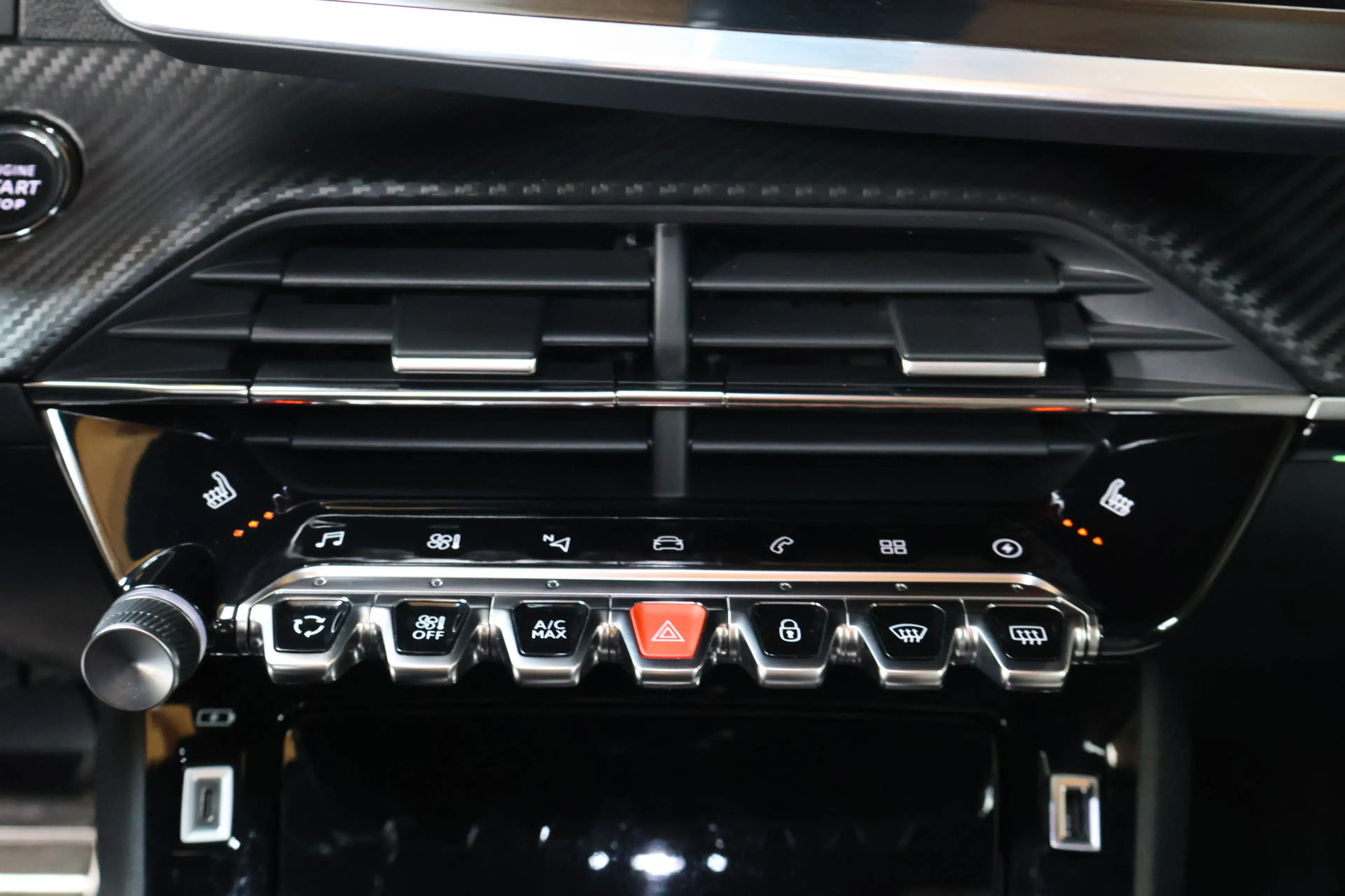 Peugeot e-2008 EV GT Pack 50 kWh | Pano | Cam | Acc | Sfeer | Dea — photo 24