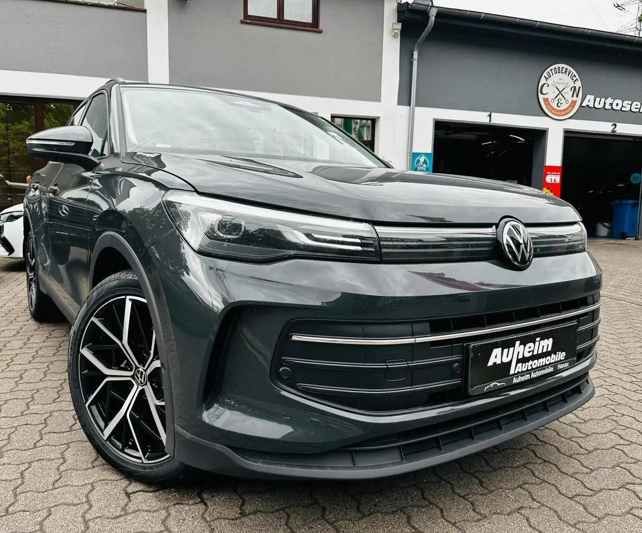 Volkswagen Tiguan 1.5 e TSI *MY24*NEW FACELIFT*H&K*PANO* Grijs - 1
