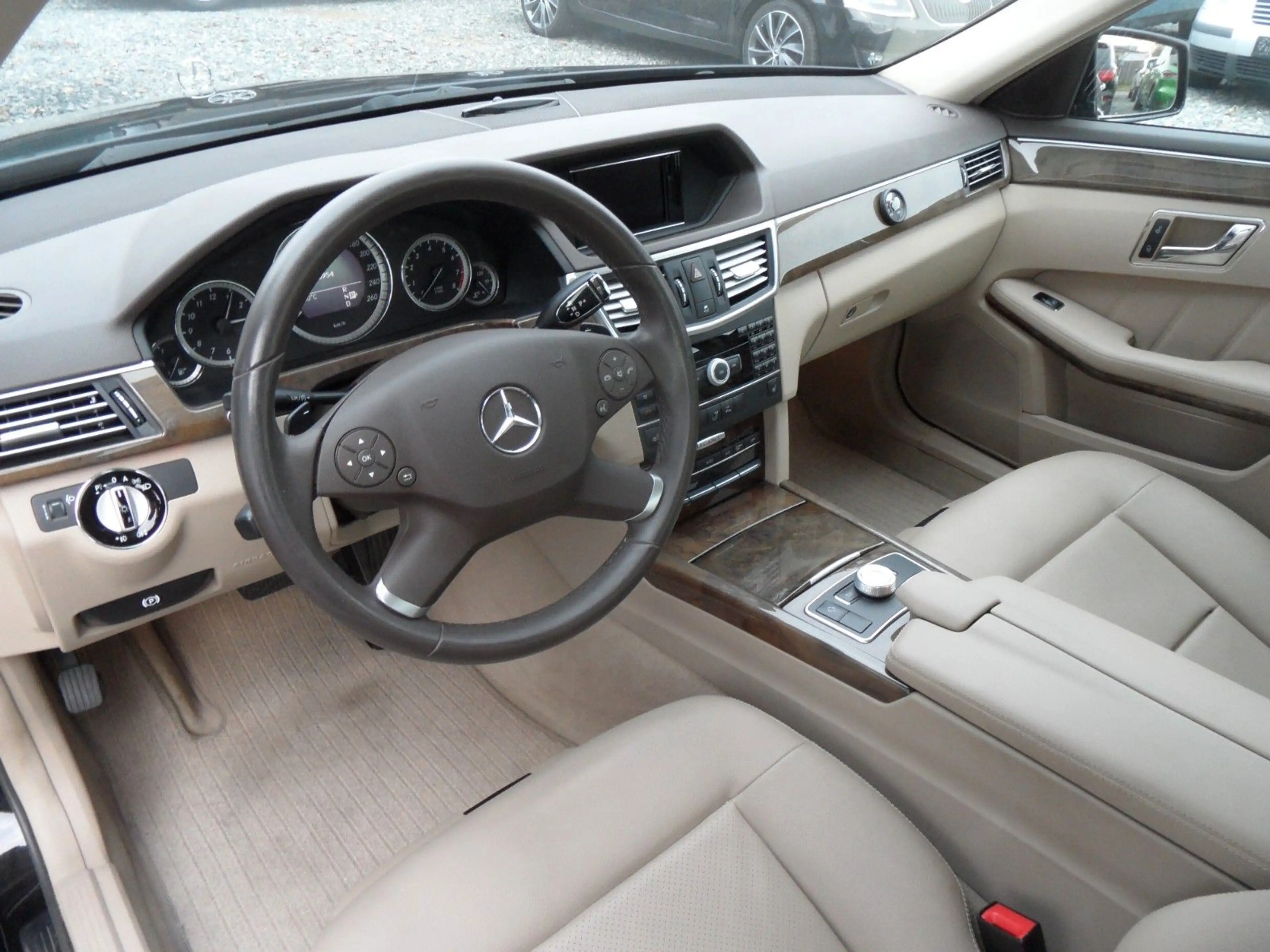 Mercedes-Benz E 350 CGI BlueEfficiency, 2.Hand, erst 54.000 KM — photo 14
