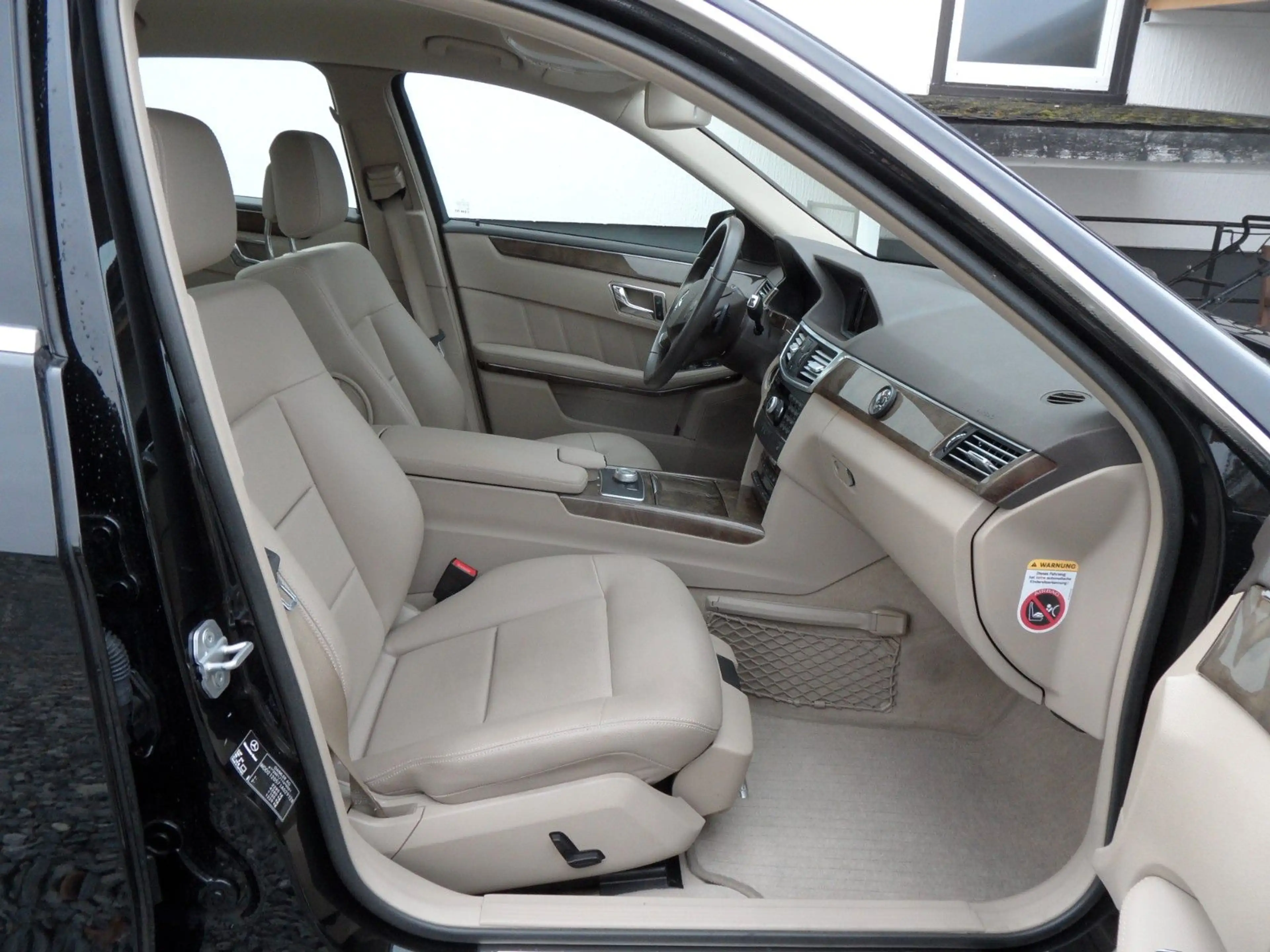 Mercedes-Benz E 350 CGI BlueEfficiency, 2.Hand, erst 54.000 KM — photo 15