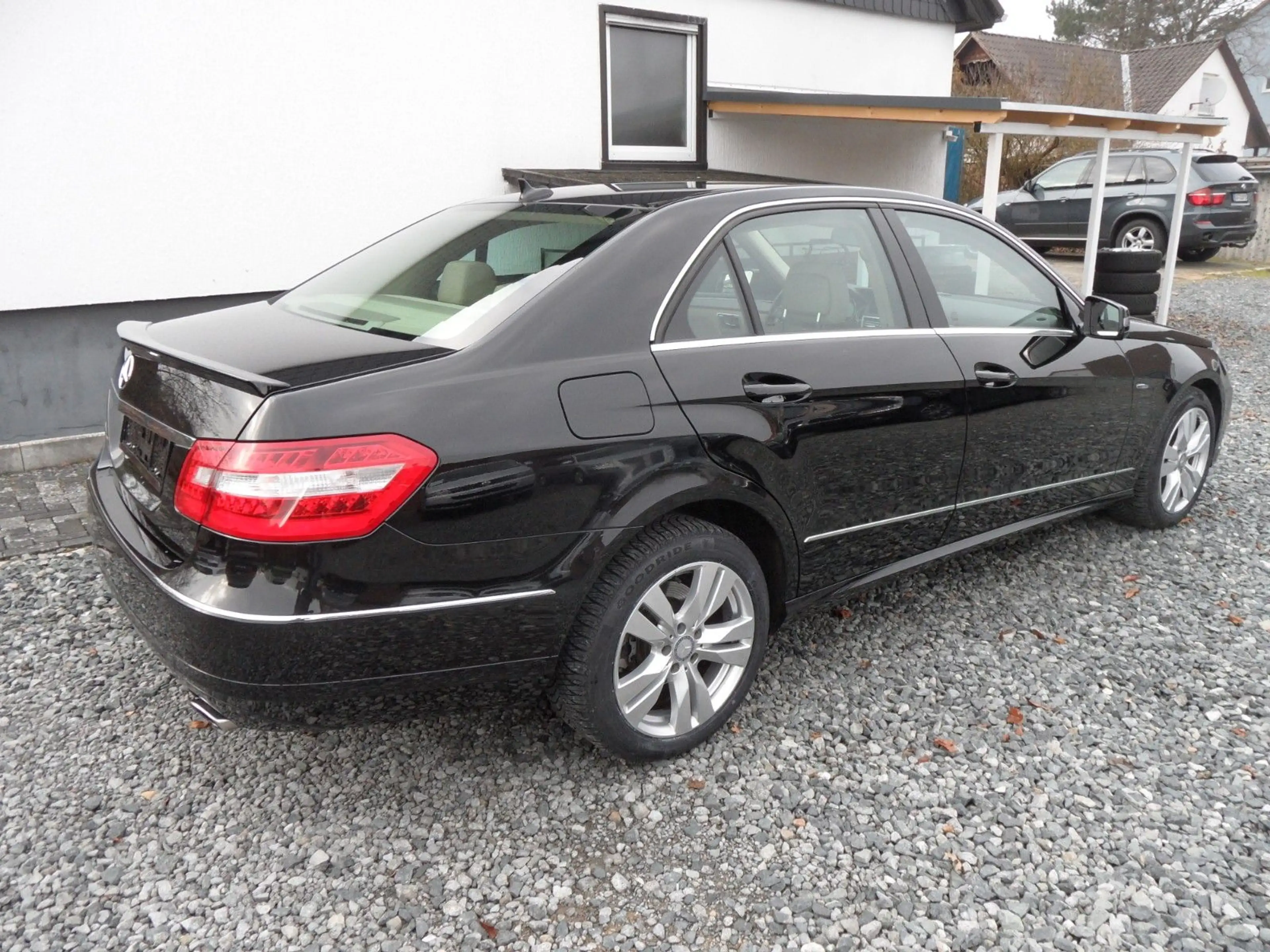 Mercedes-Benz E 350 CGI BlueEfficiency, 2.Hand, erst 54.000 KM — photo 8