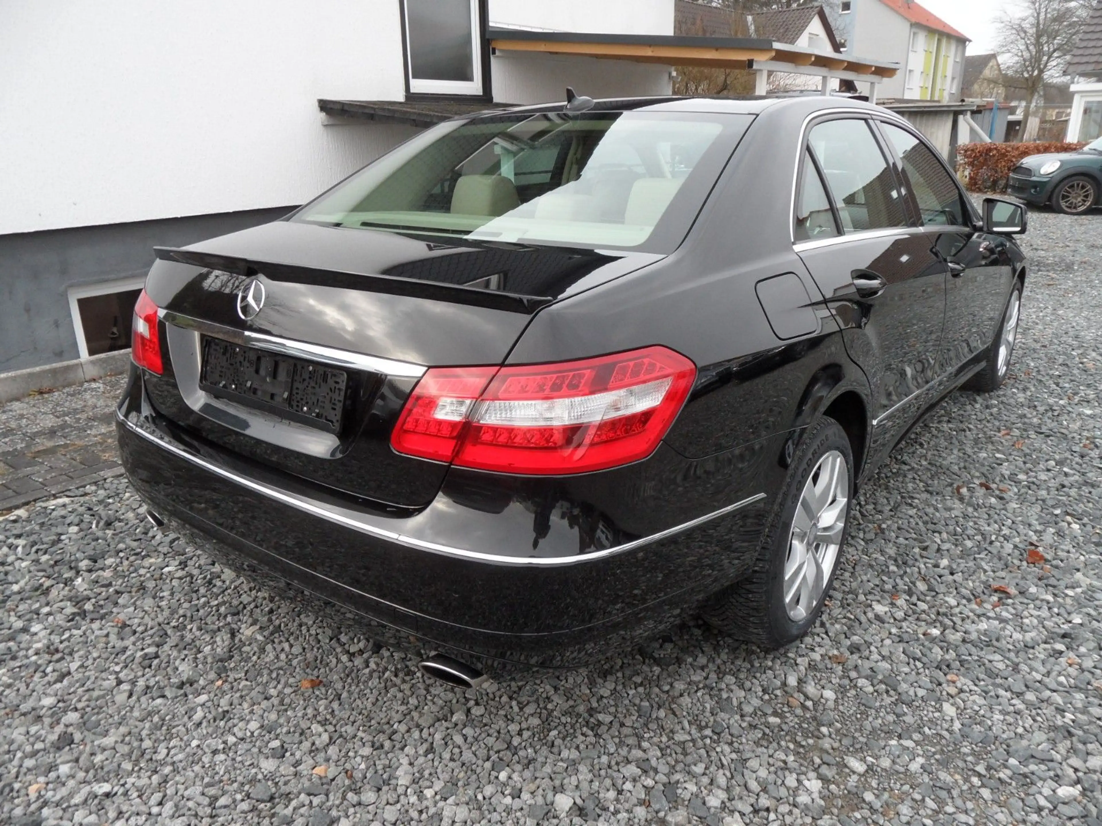 Mercedes-Benz E 350 CGI BlueEfficiency, 2.Hand, erst 54.000 KM — photo 7