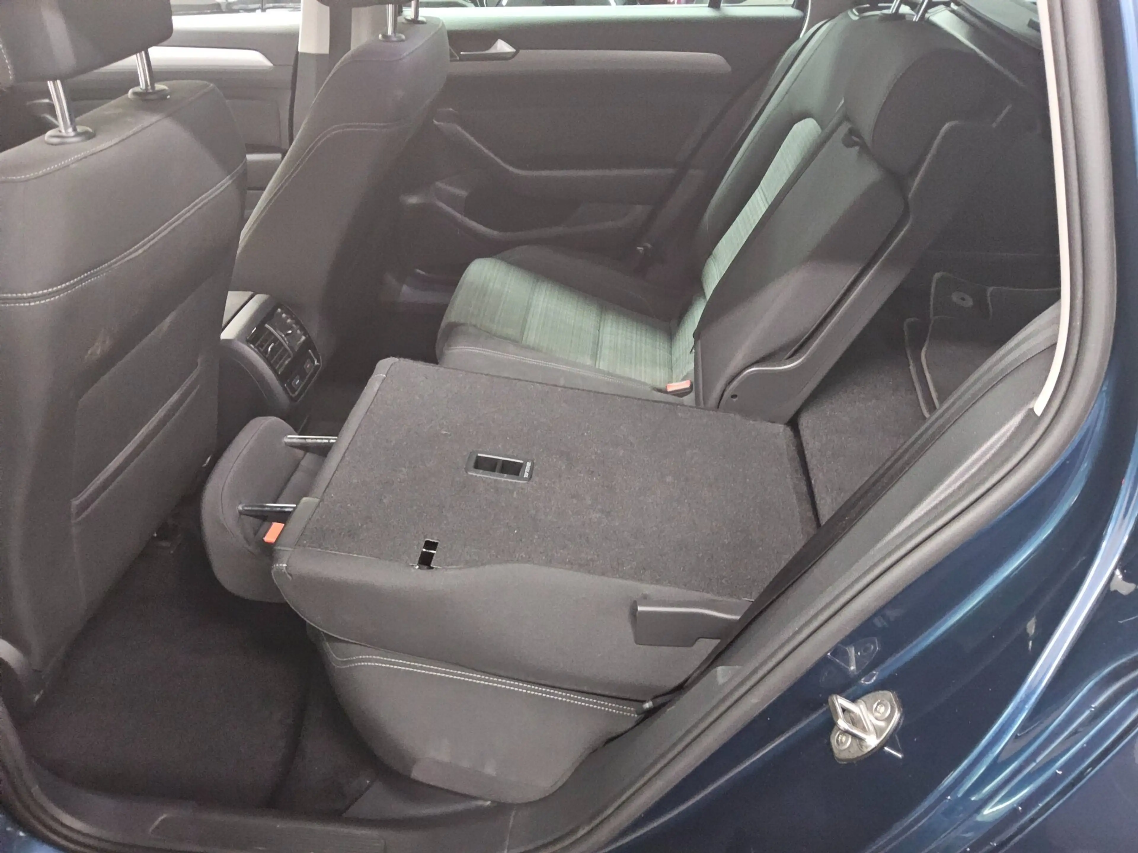 Volkswagen Passat Variant — photo 12