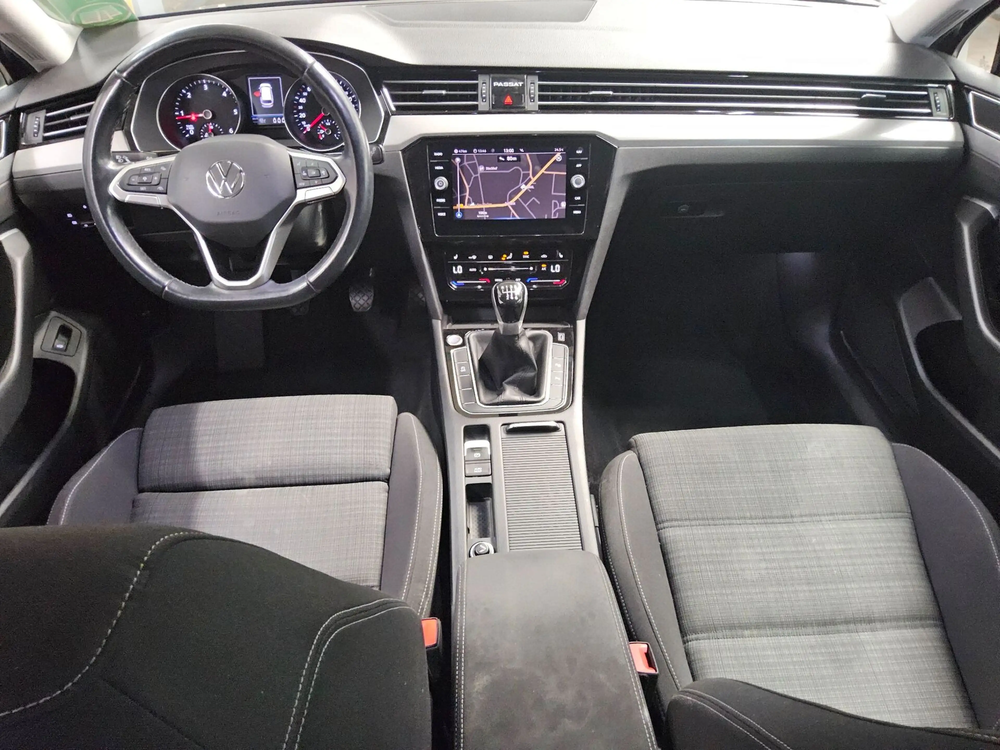 Volkswagen Passat Variant — photo 5