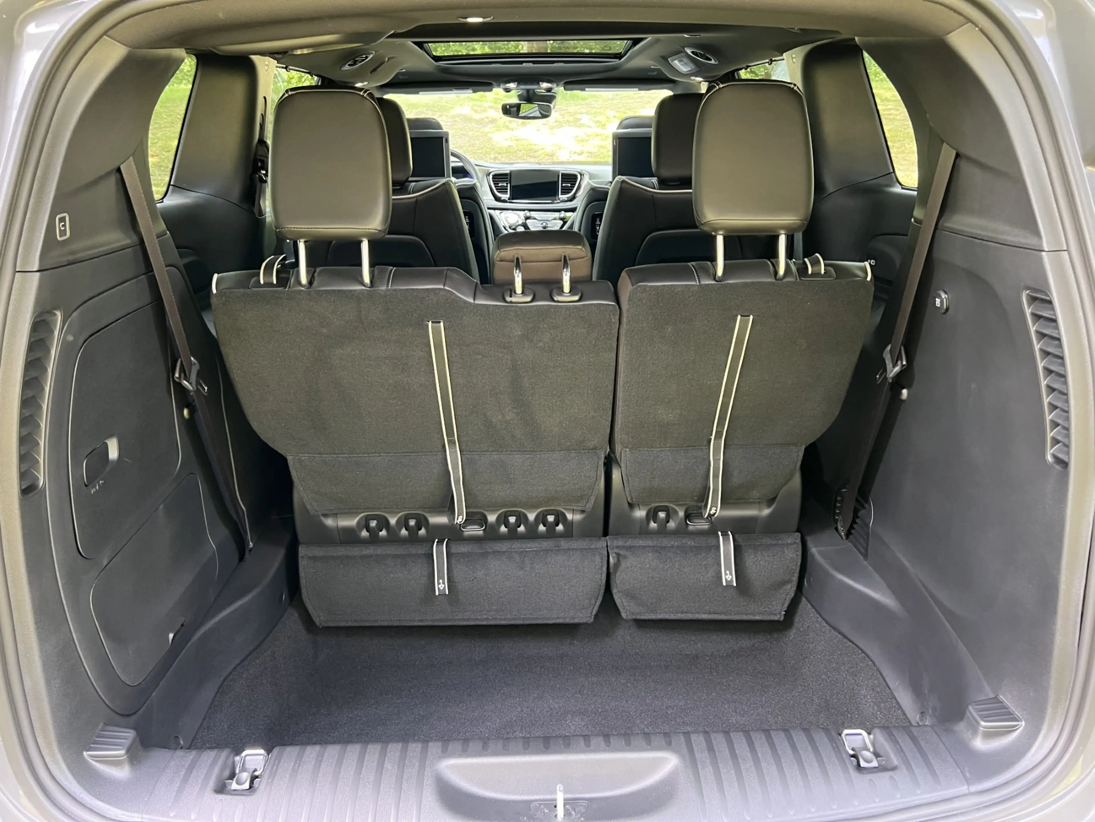 Chrysler Pacifica 3.6 V6 Limited S Hybride — photo 13