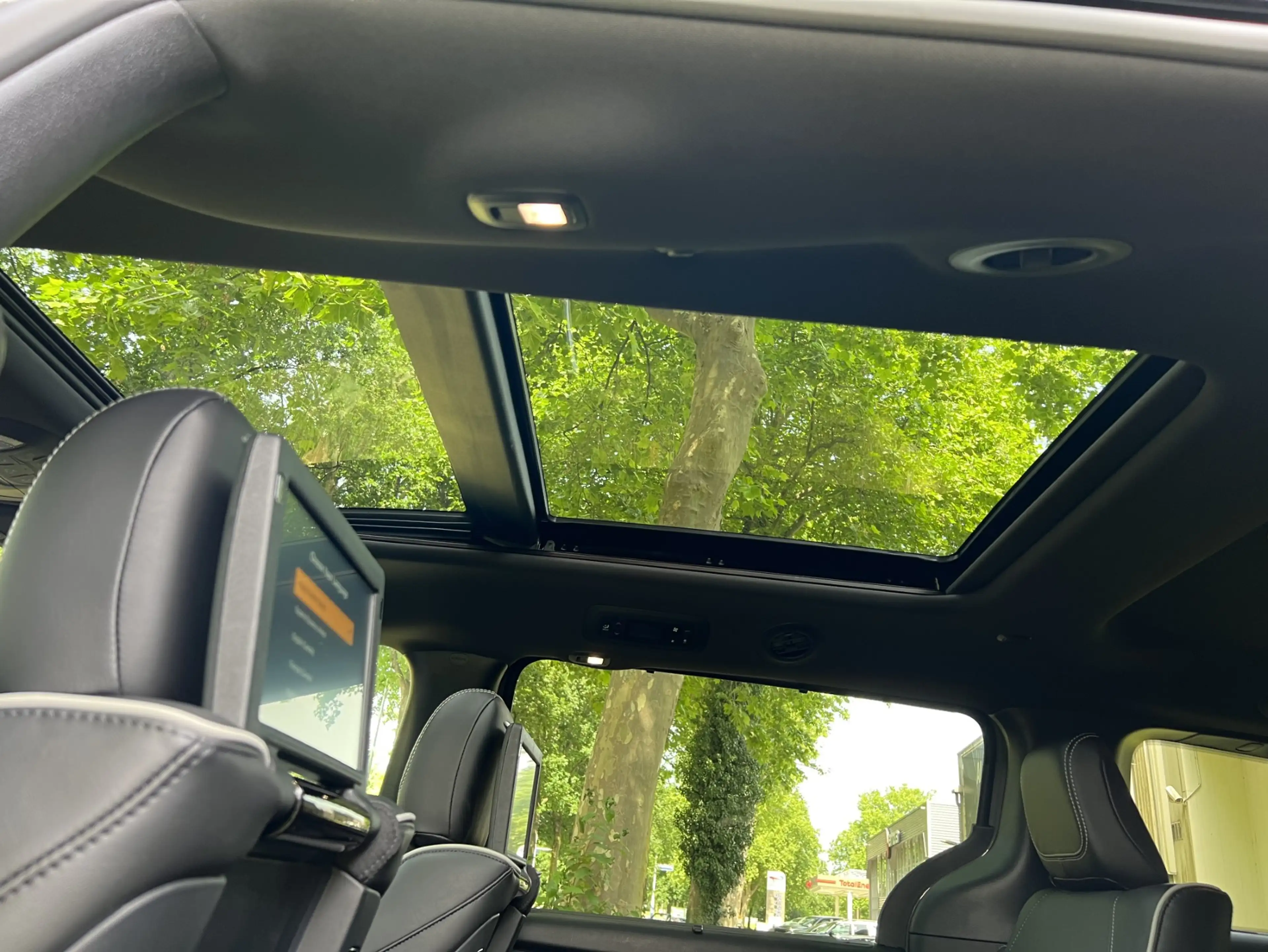 Chrysler Pacifica 3.6 V6 Limited S Hybride — photo 11
