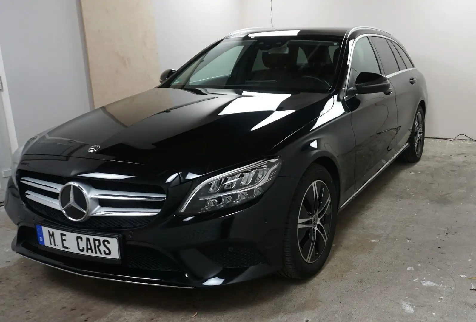 Mercedes-Benz C 180 C -Klasse T-Modell LED Navi Schwarz - 1
