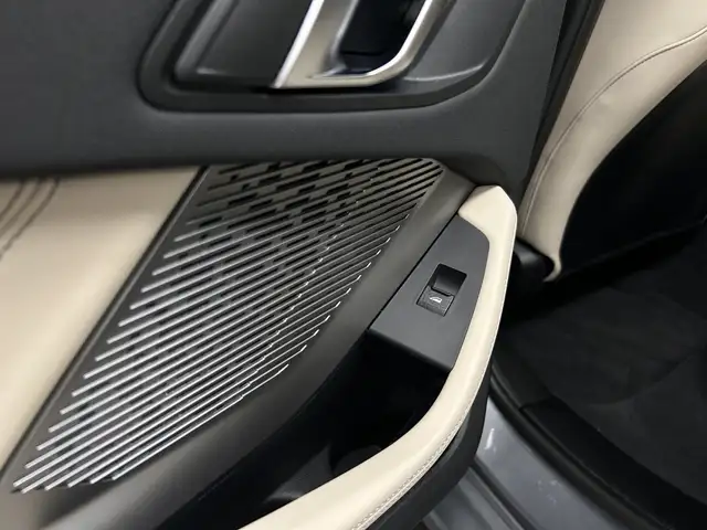 BMW 1 Series view 13