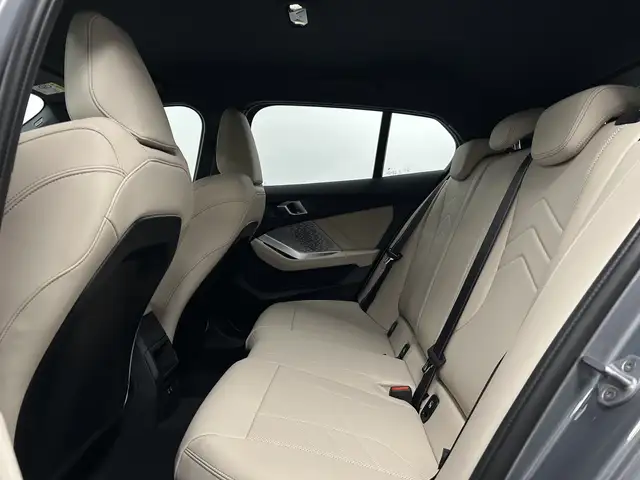 BMW 1 Series view 14
