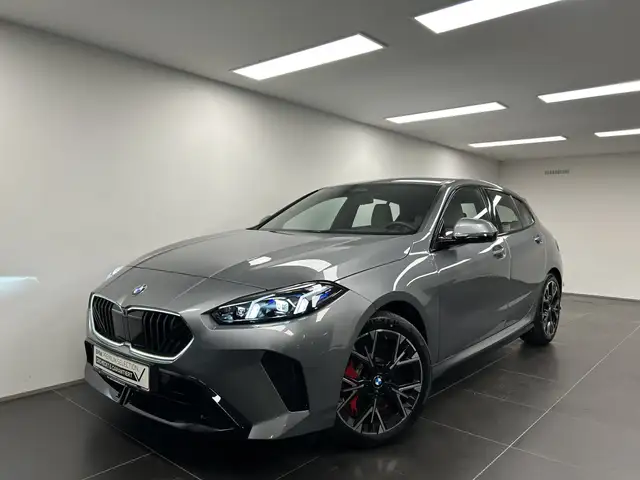 BMW 1 Series view 7