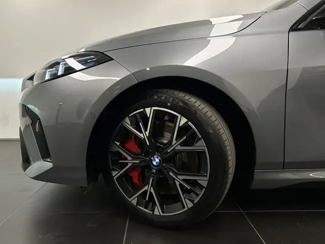 BMW 1 Series view 9