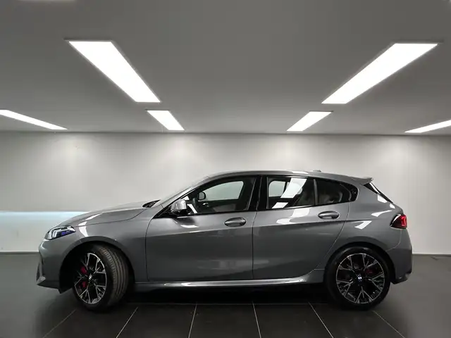 BMW 1 Series view 2