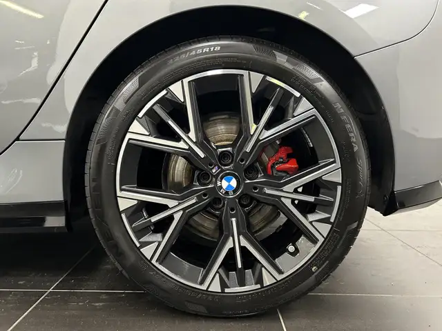 BMW 1 Series view 6