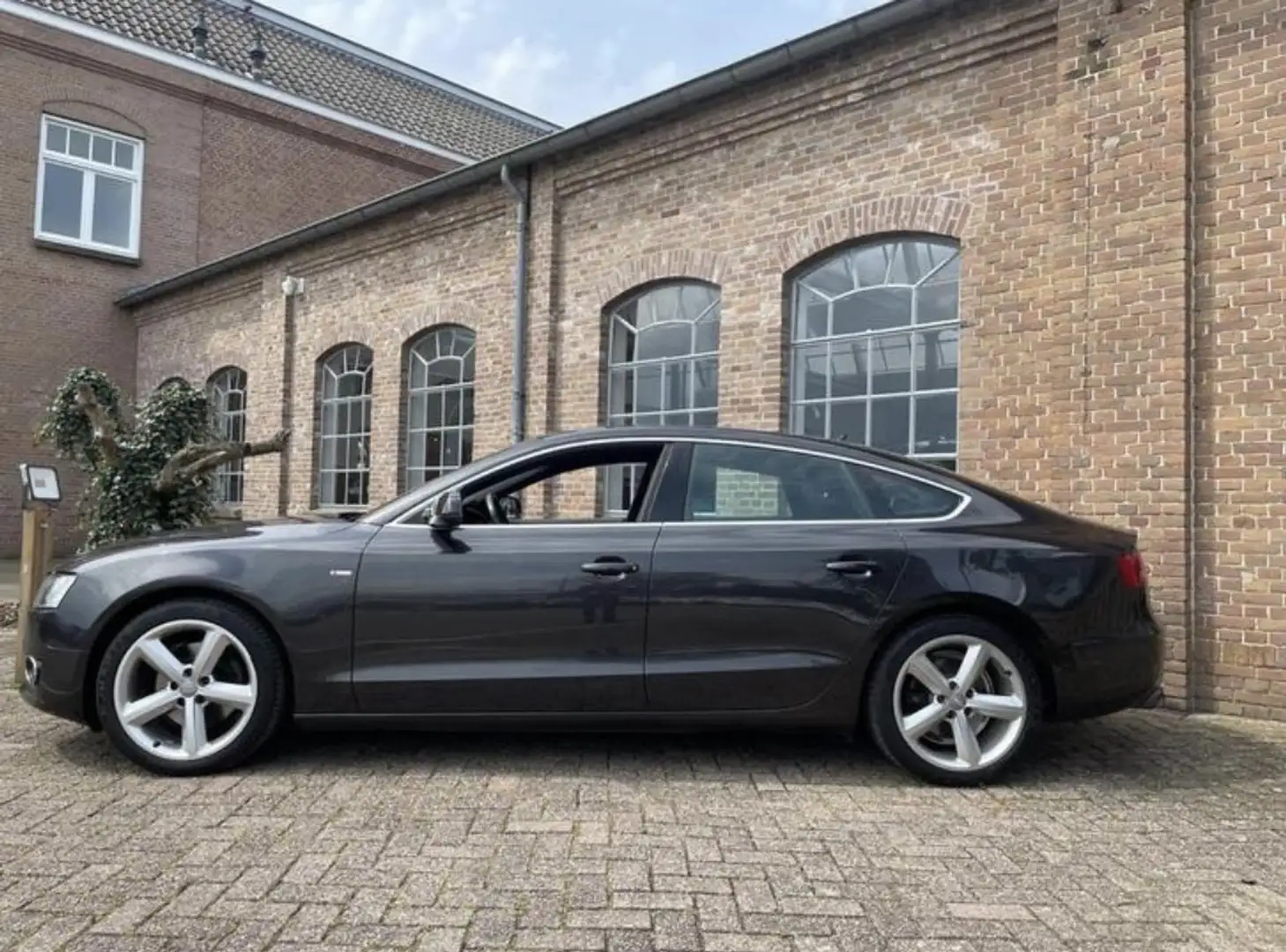 Audi A5 2.0 TFSI Pro Line Grijs - 2