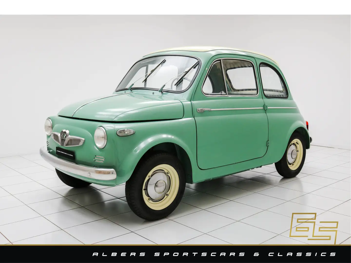 Oldtimer Steyr Puch 500 D Restored Condition - GfK Top - Matching Grün - 1
