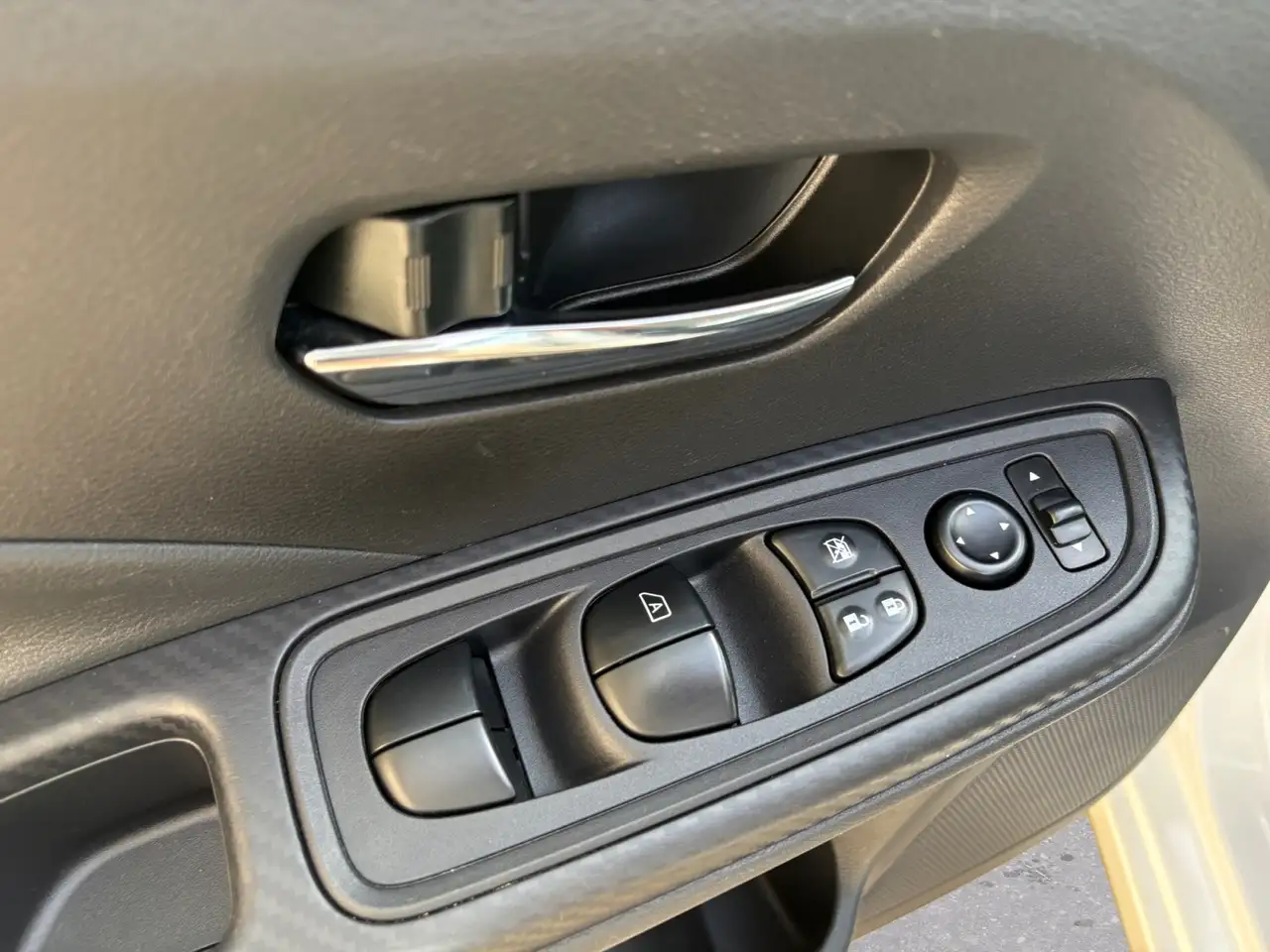 Nissan Versa снимка Nissan Versa