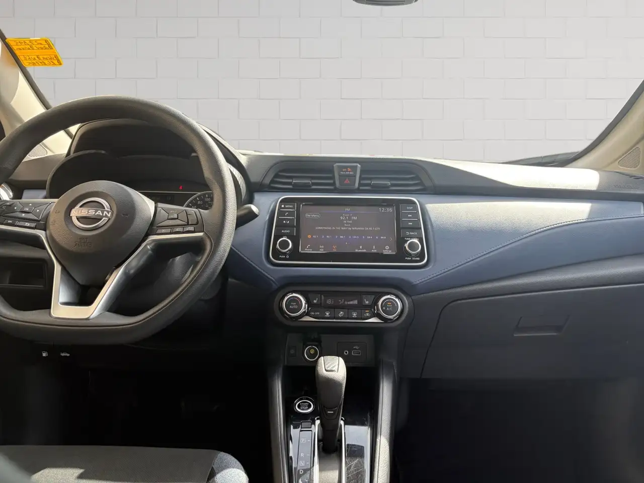 Nissan Versa снимка Nissan Versa