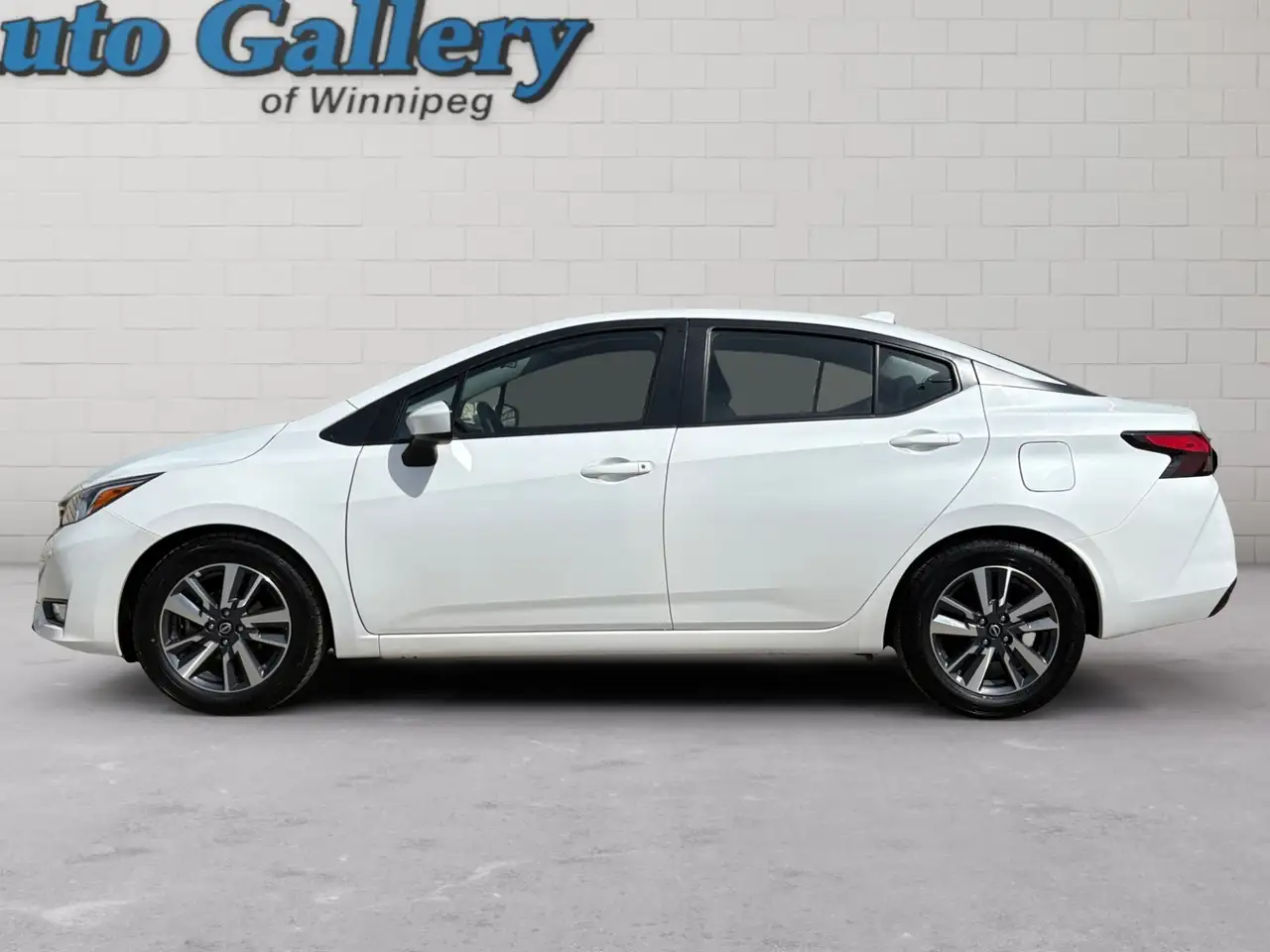 Nissan Versa снимка Nissan Versa