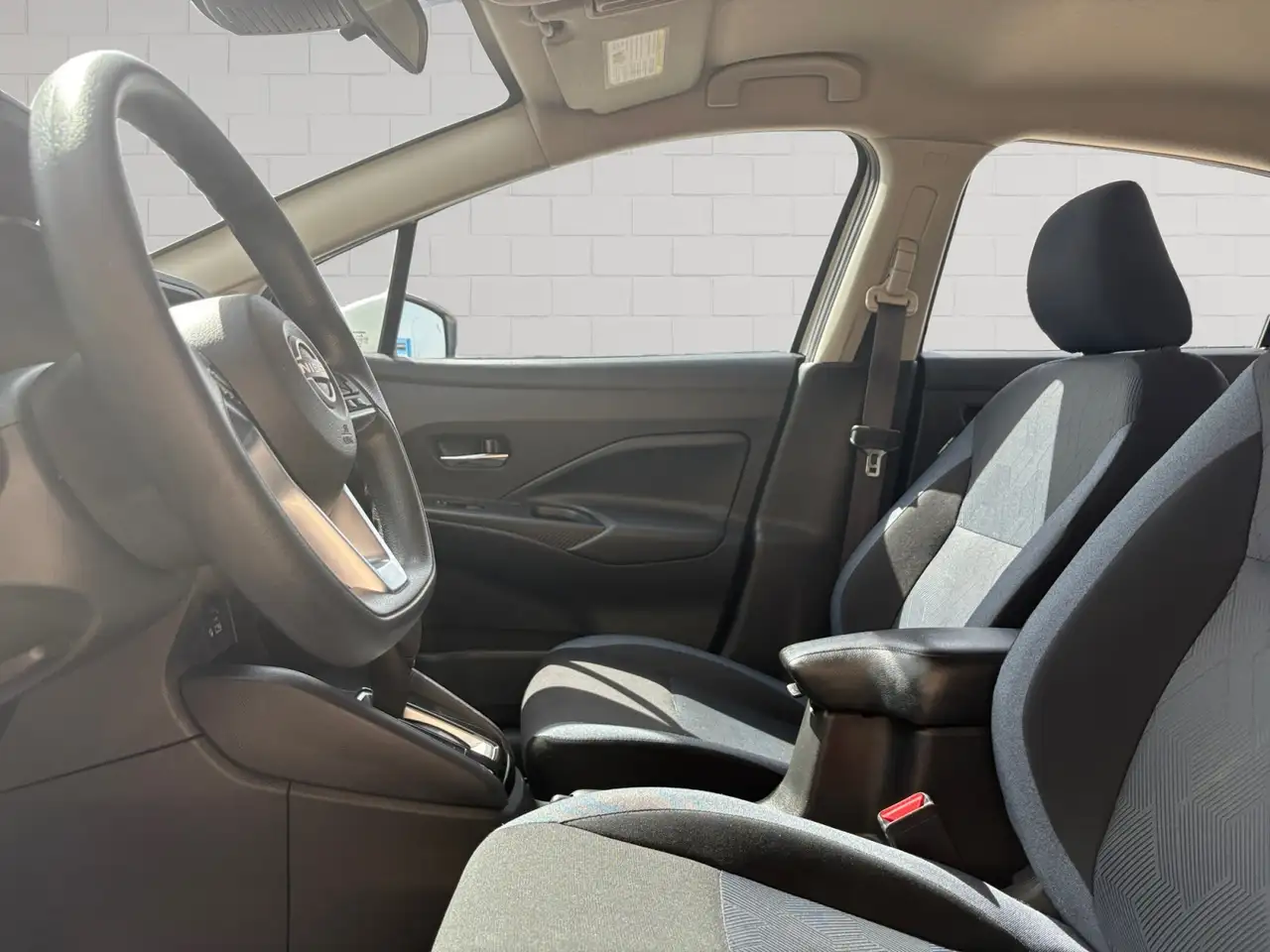 Nissan Versa снимка Nissan Versa