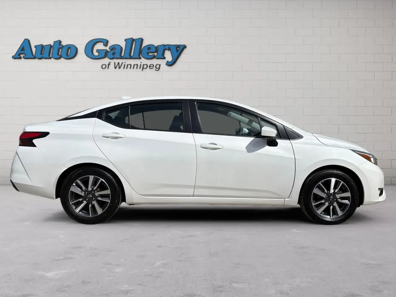 Nissan Versa снимка Nissan Versa
