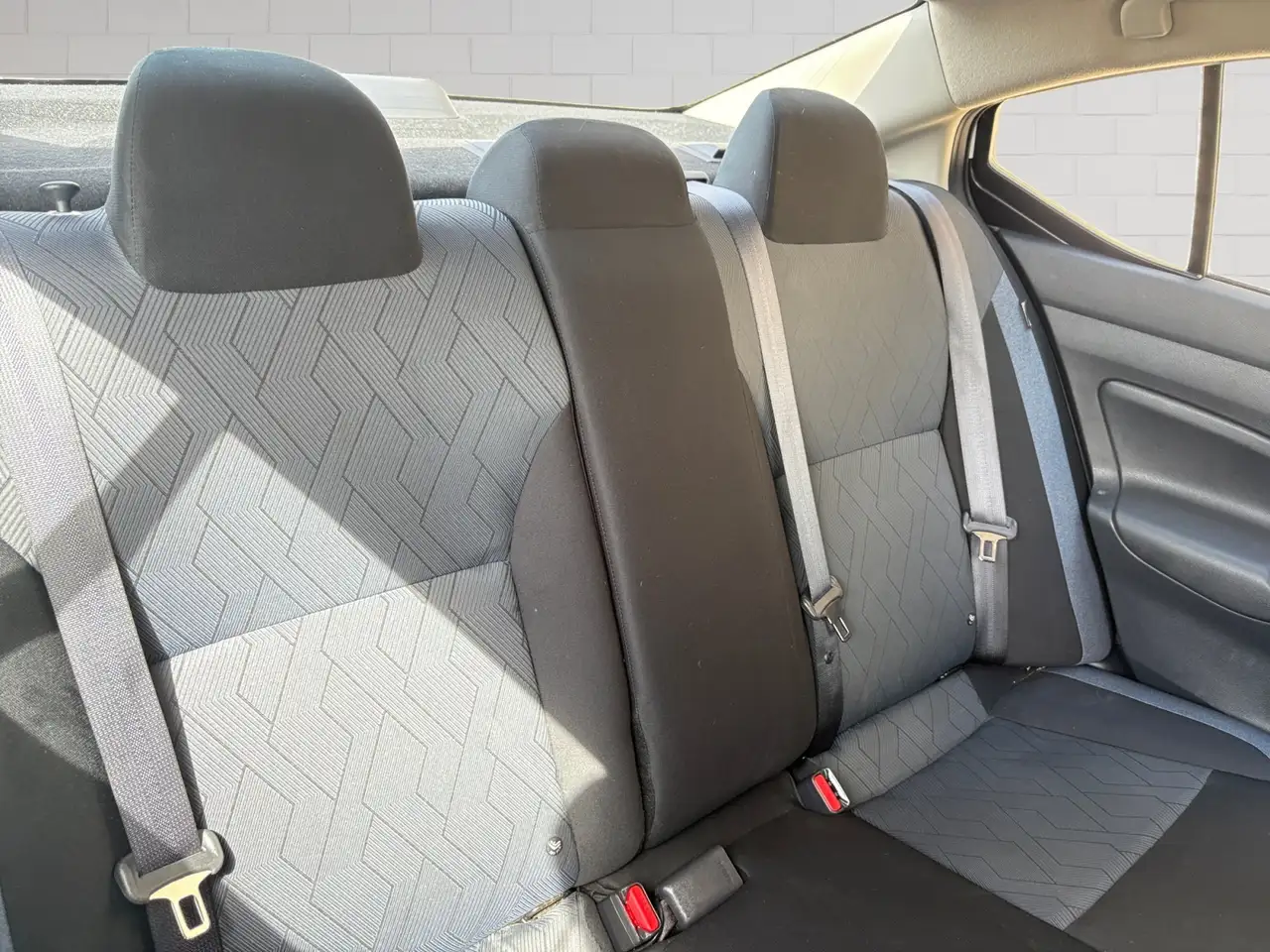 Nissan Versa снимка Nissan Versa