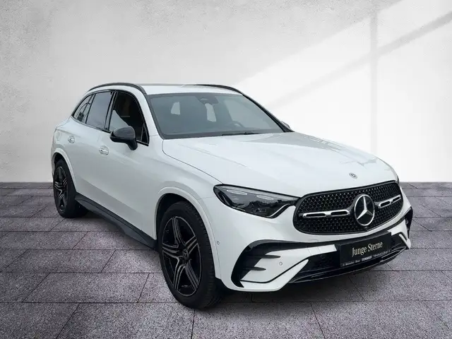 Mercedes-Benz GLC 200 d 4MATIC AMG-Line Prem Night 360°Kam AHV Ansicht 6