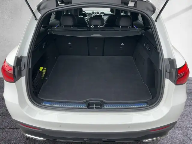 Mercedes-Benz GLC 200 d 4MATIC AMG-Line Prem Night 360°Kam AHV Ansicht 7