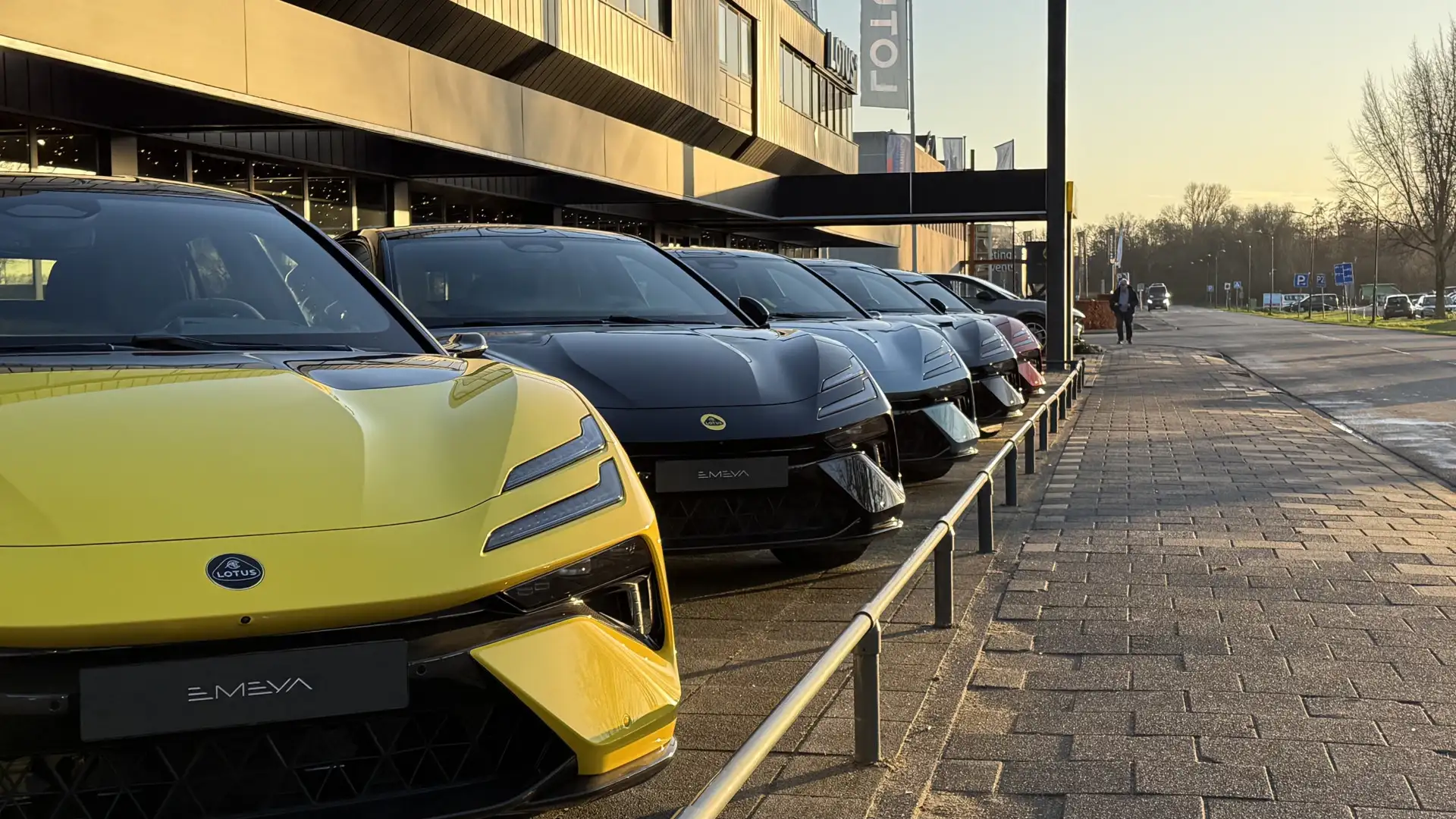 Lotus Emeya R 102 kWh Panoramadak  Keramische remmen  Lederen Amarillo - 2