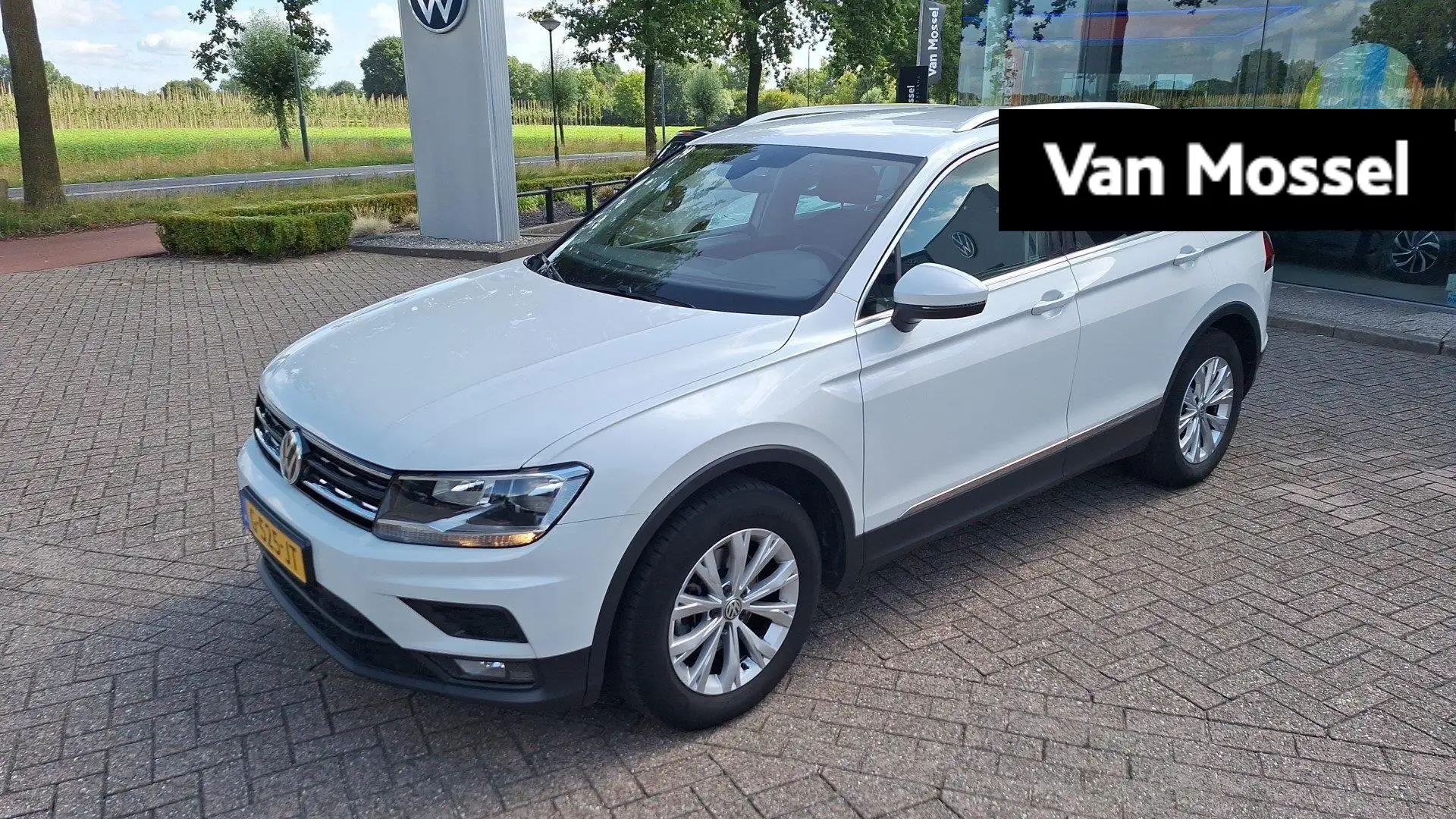 Volkswagen Tiguan 1.5 TSI ACT Comfortline Business Wit - 1