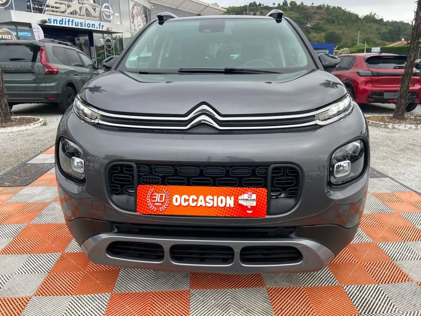 Citroen C3 Aircross PureTech 110 BV6 SHINE Caméra Park Assist Accoudoi Gris - 2