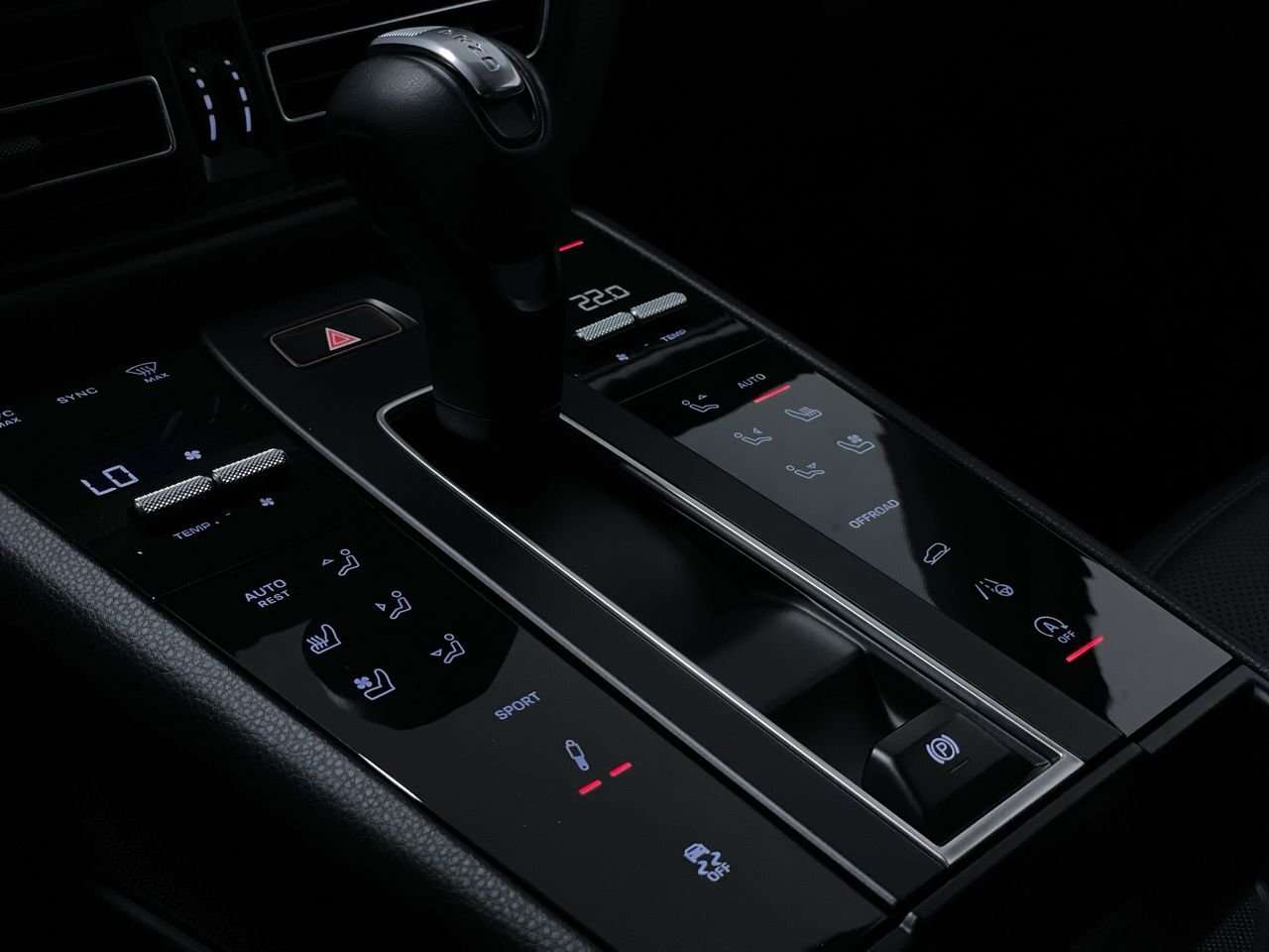 2023 Porsche Macan thumb 28
