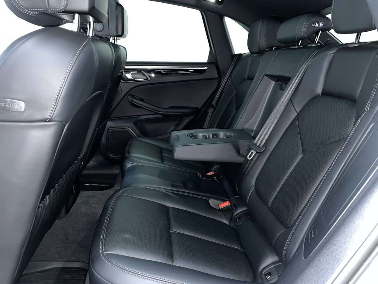 2023 Porsche Macan thumb 31