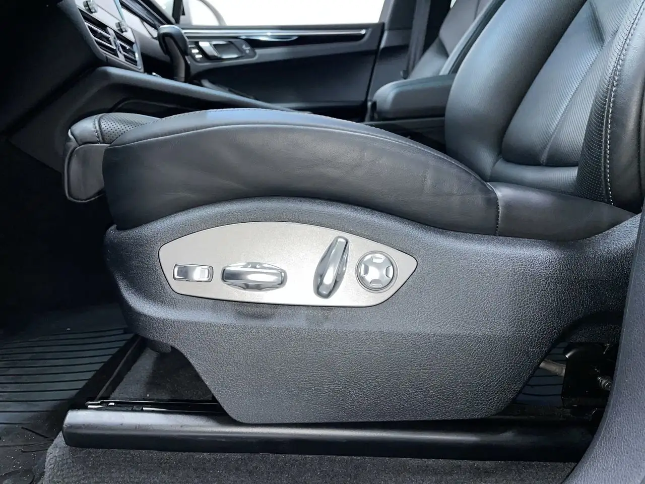 Porsche Macan снимка Porsche Macan