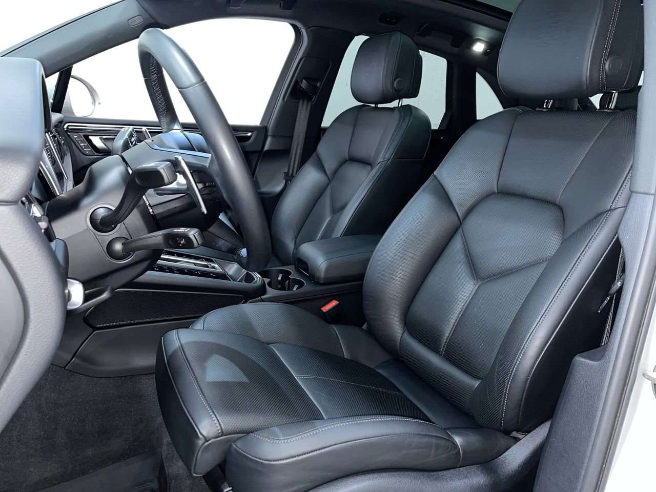 2023 Porsche Macan thumb 19