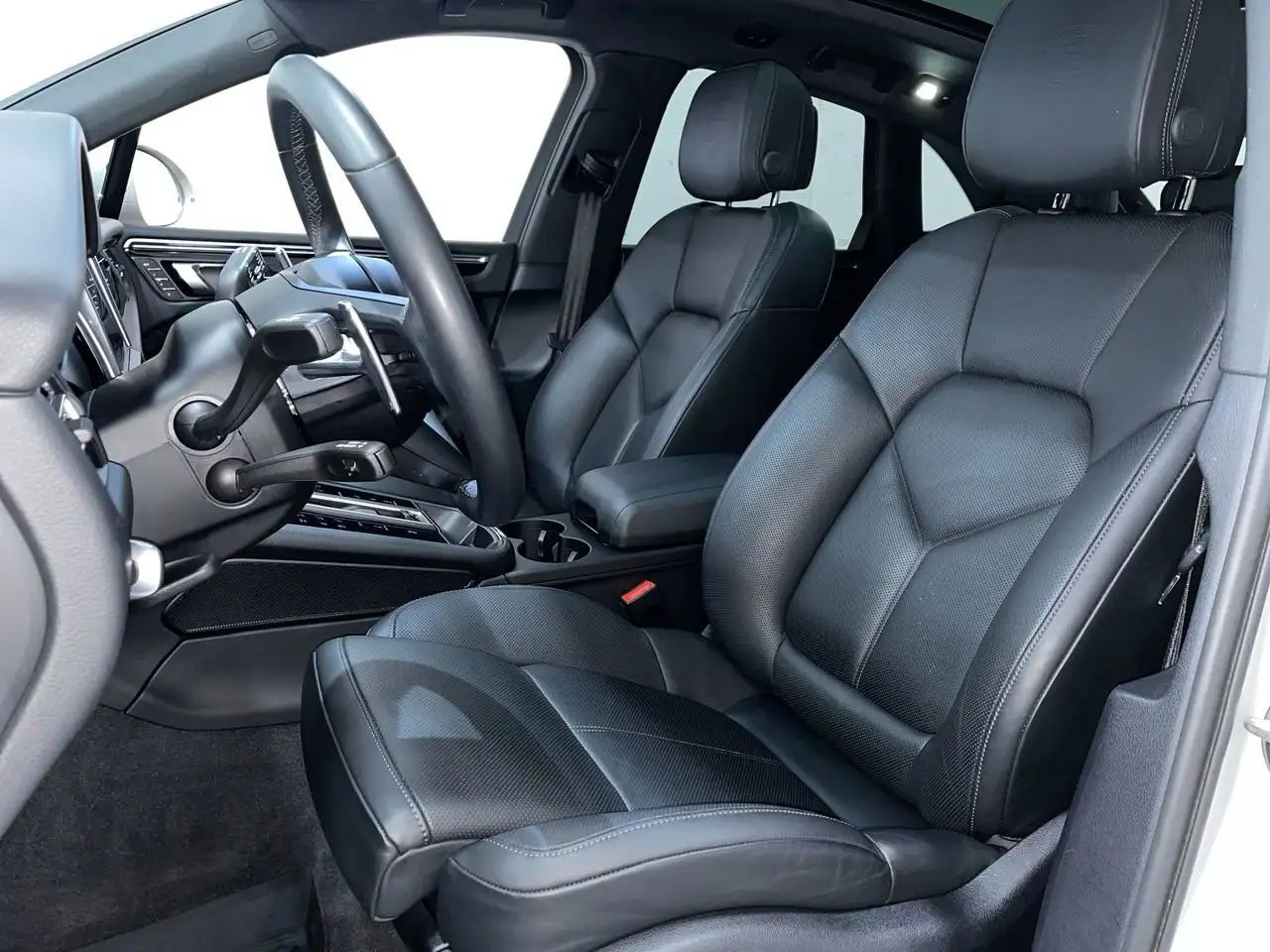 Porsche Macan снимка Porsche Macan