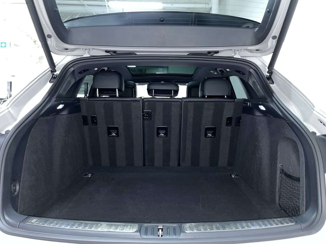 2023 Porsche Macan thumb 32