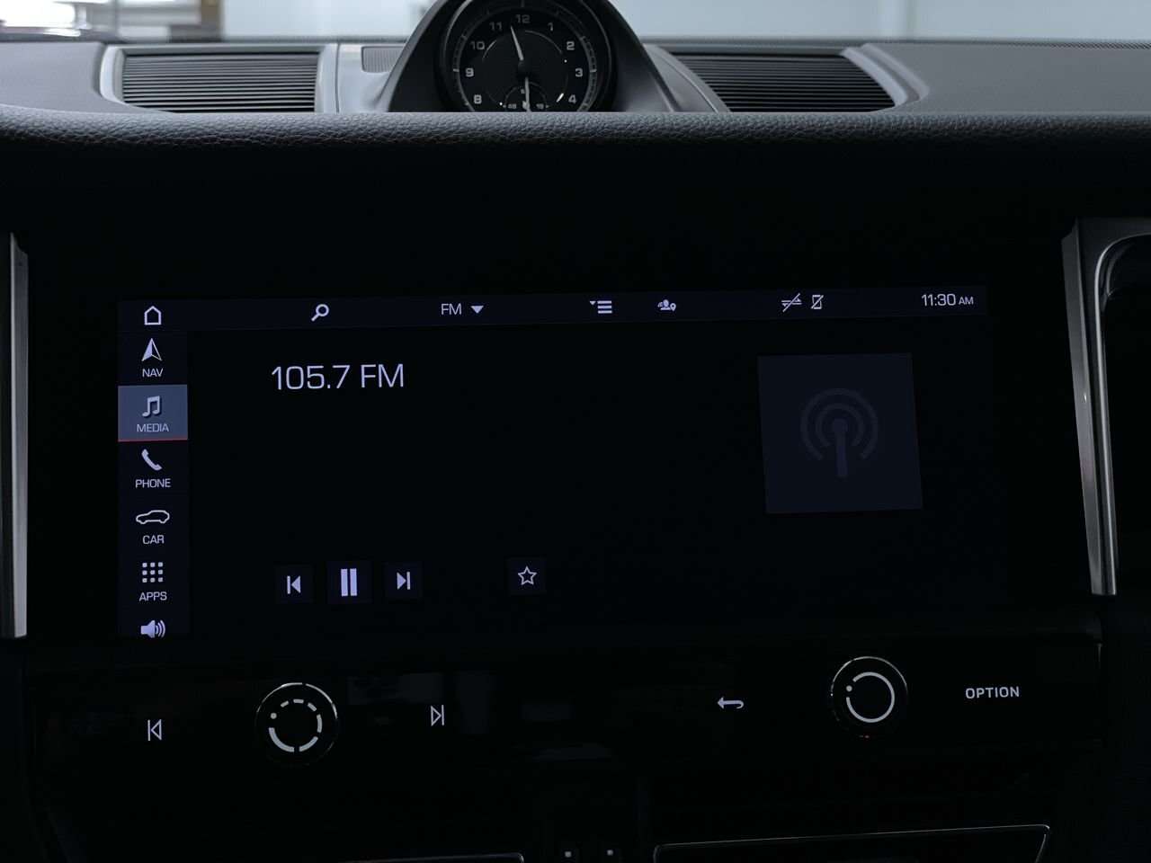 2023 Porsche Macan thumb 24
