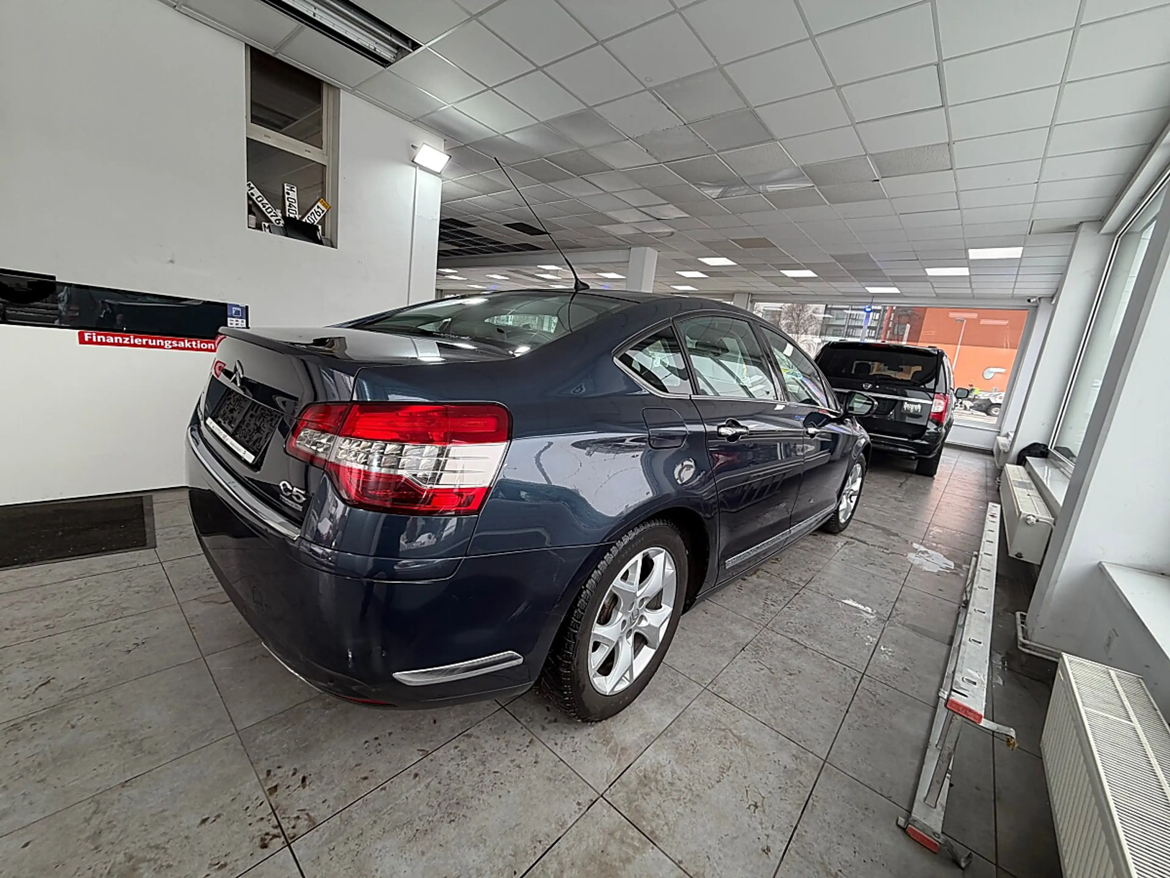 Citroen C5 3,0 V6 HDi FAP Exclusive Aut. — photo 11